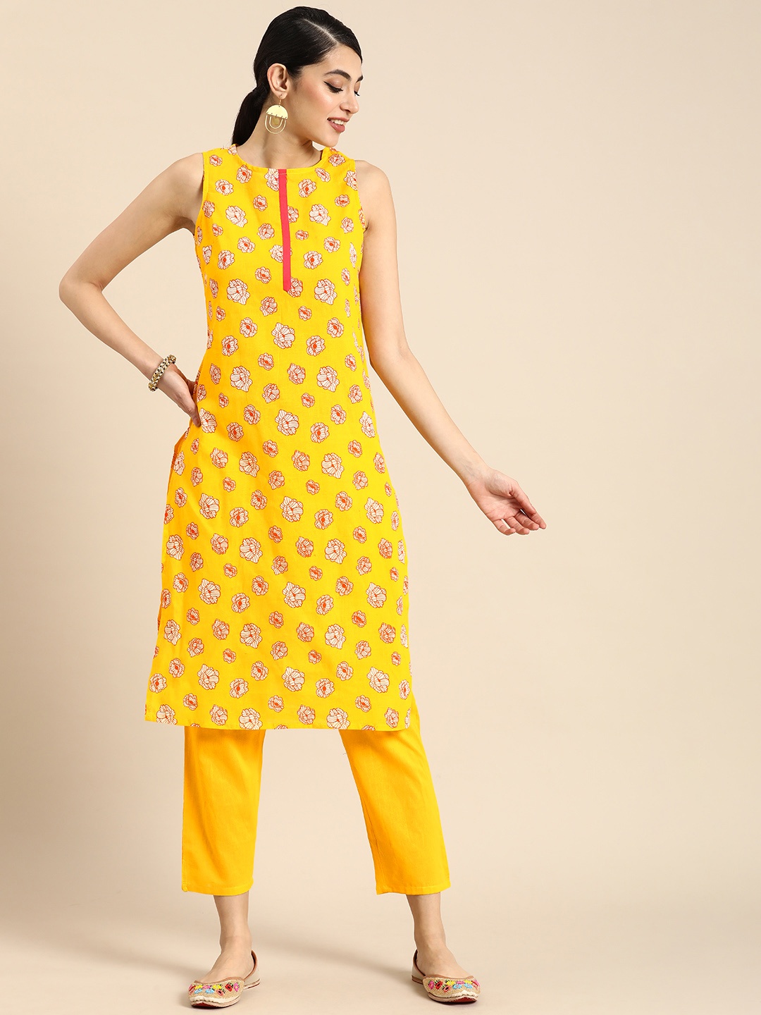 

Anouk Women Round Neck Floral Printed Pure Cotton Kurta with Trousers, Yellow