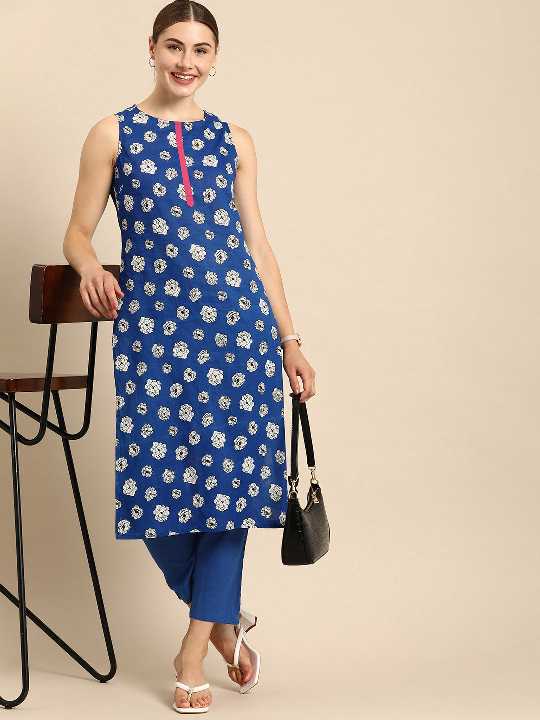 

Anouk Women Floral Printed Pure Cotton Kurta with Trousers, Blue
