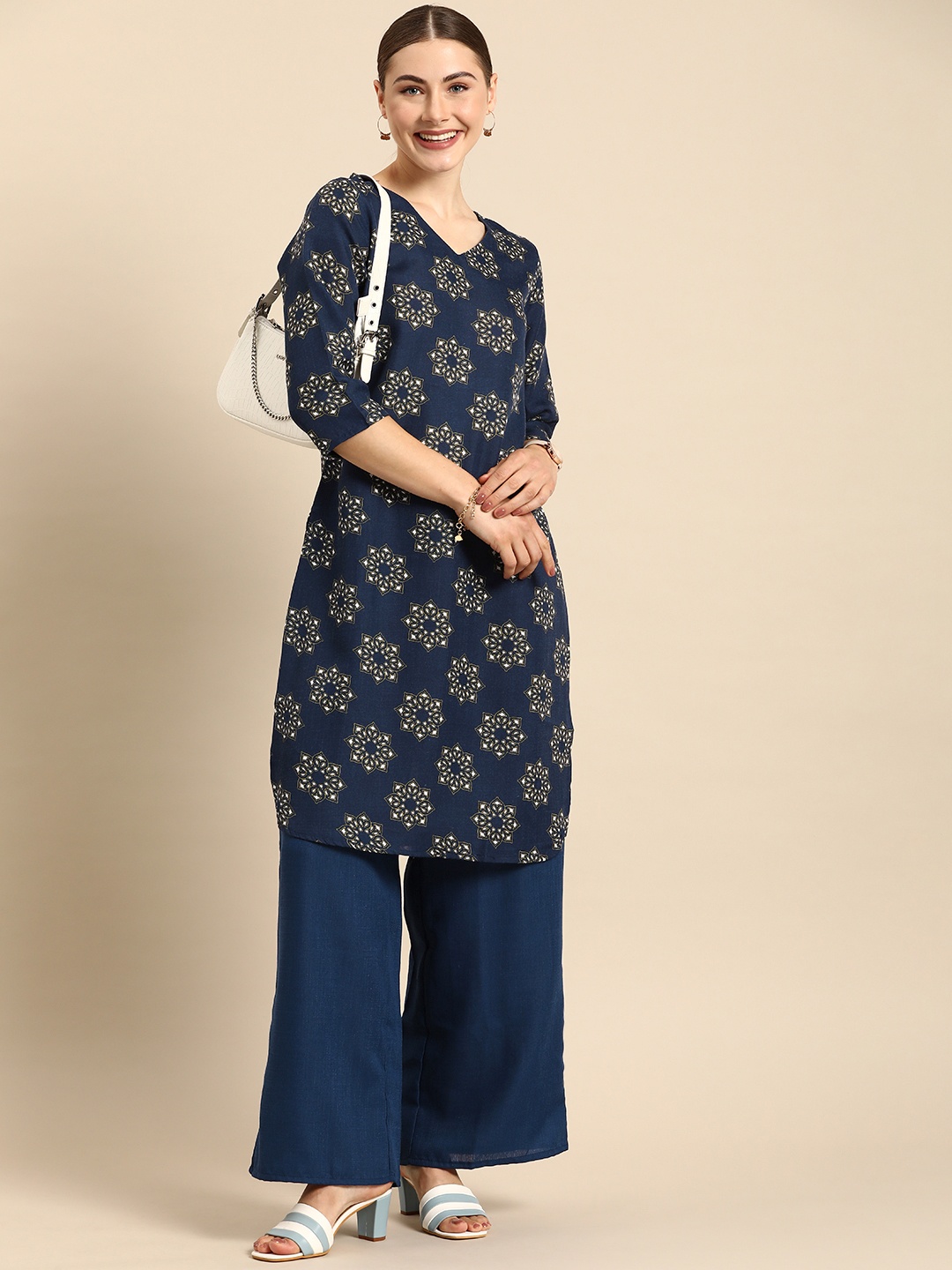 

Anouk Women Ethnic Motifs Printed Regular Kurta with Palazzos, Navy blue