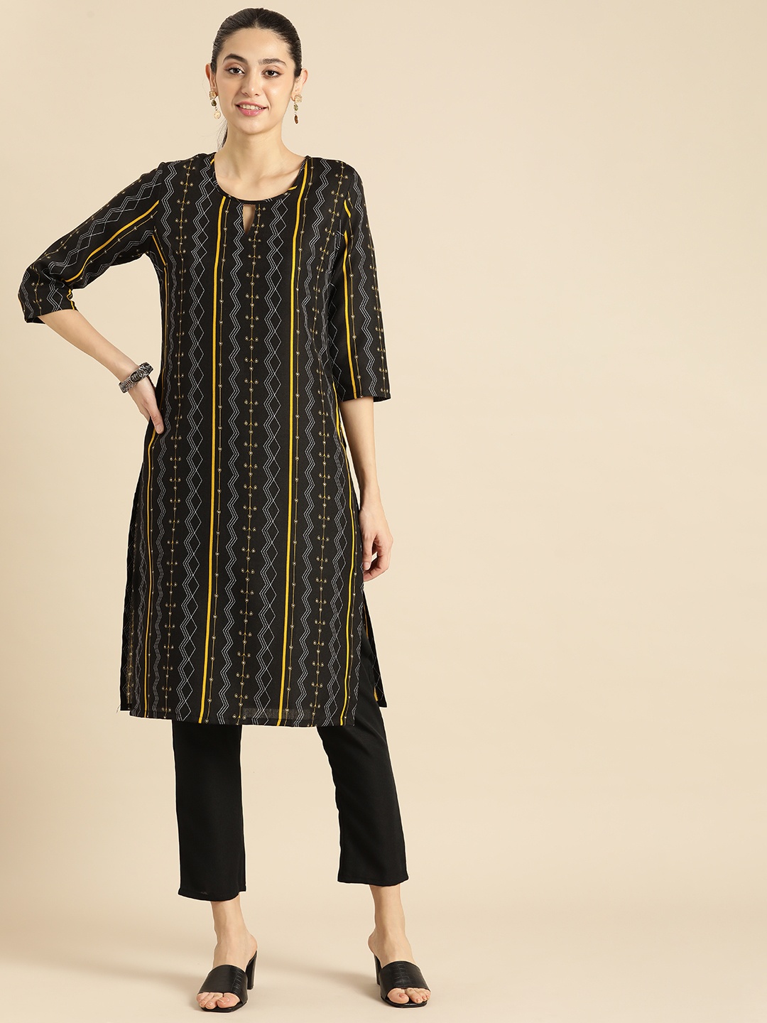 

Anouk Printed Regular Kurta with solid Trousers, Black