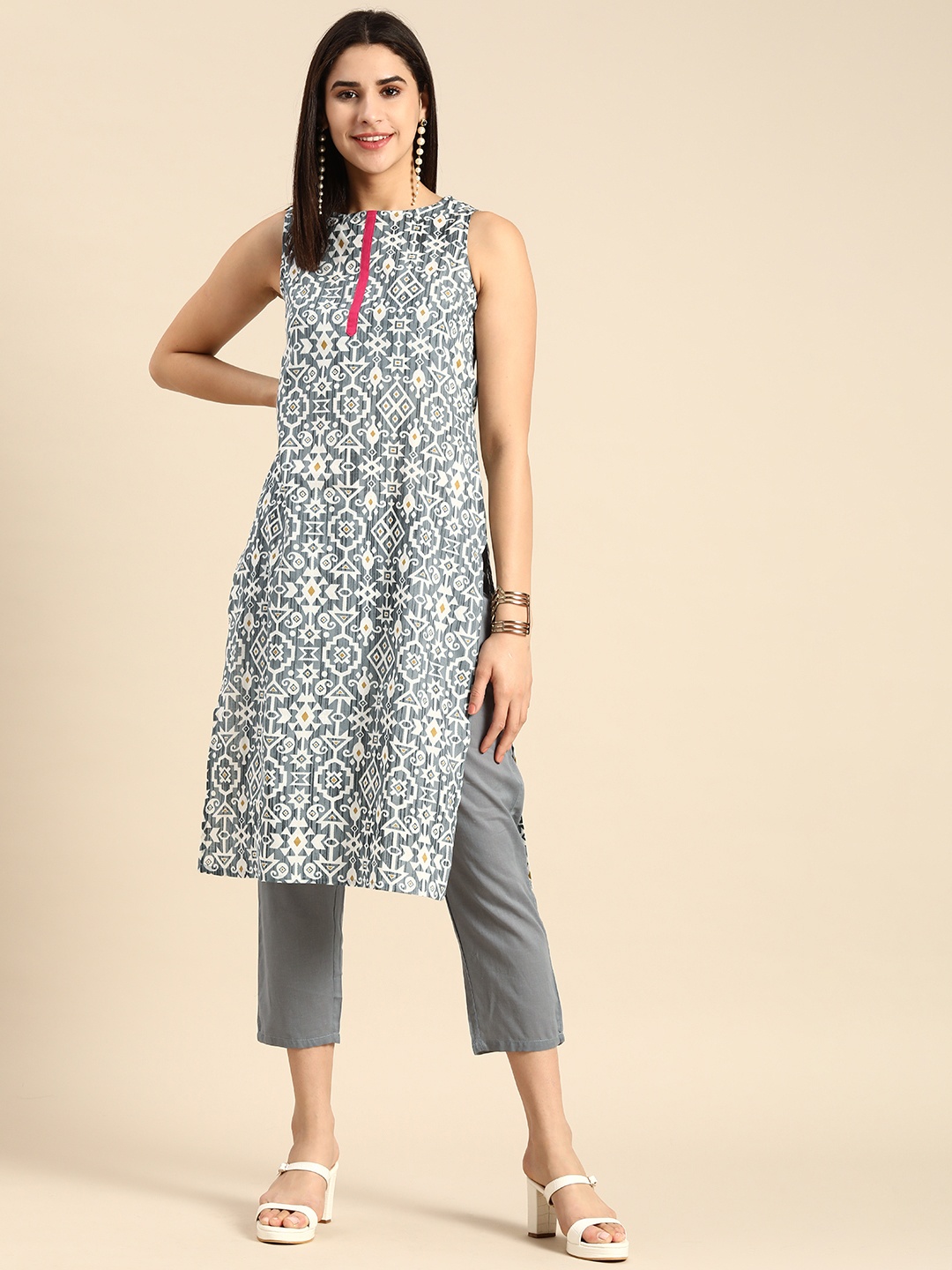 

Anouk Women Pure Cotton Ethnic Motifs Printed Kurta with Trousers, Grey