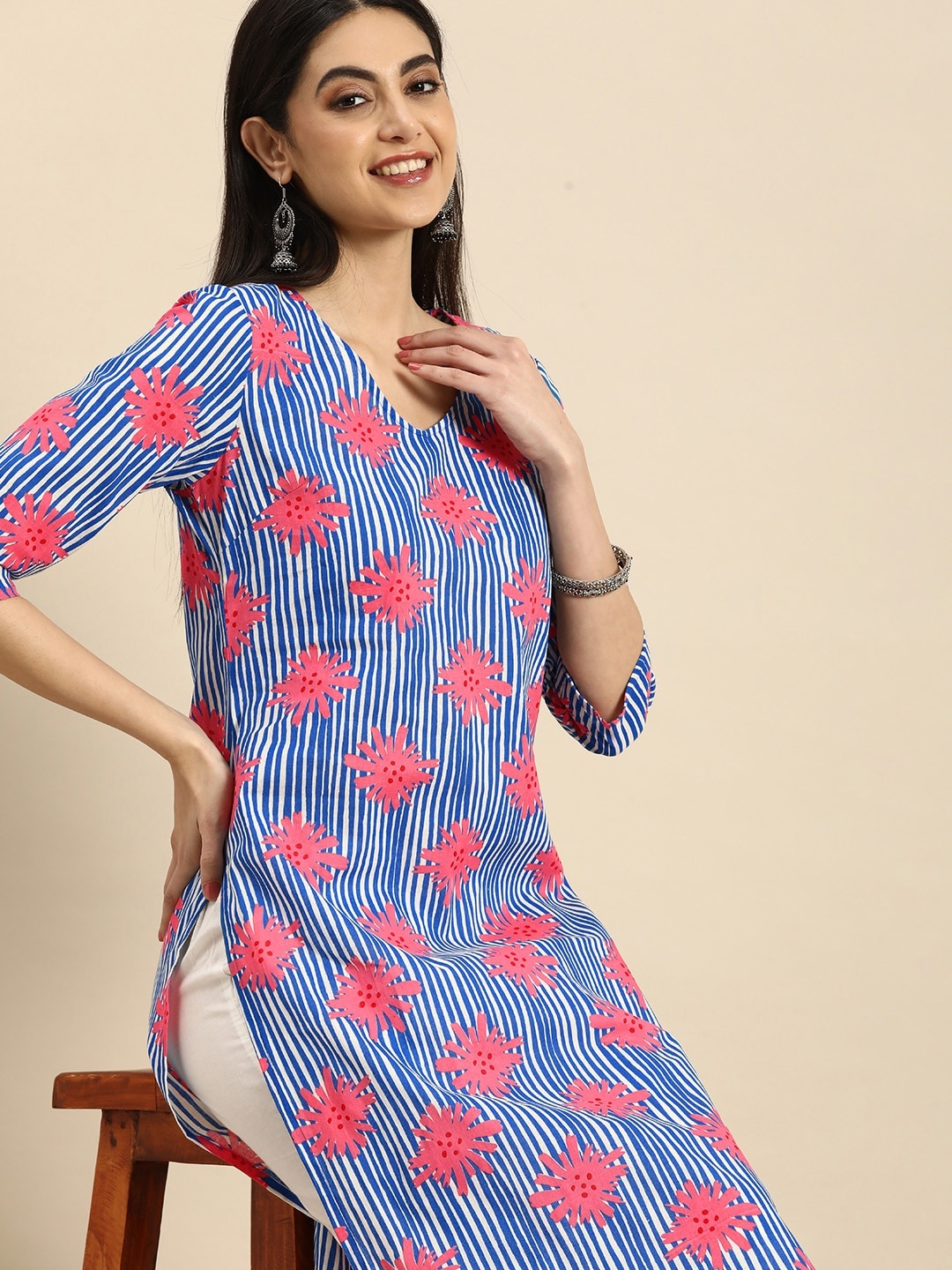 

Anouk V-Neck Floral Striped Pure Cotton Kurta, Blue