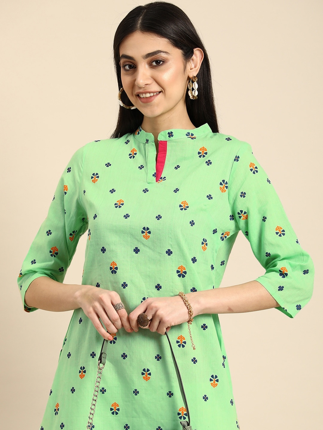 

Anouk Floral Printed Pure Cotton Kurta, Green