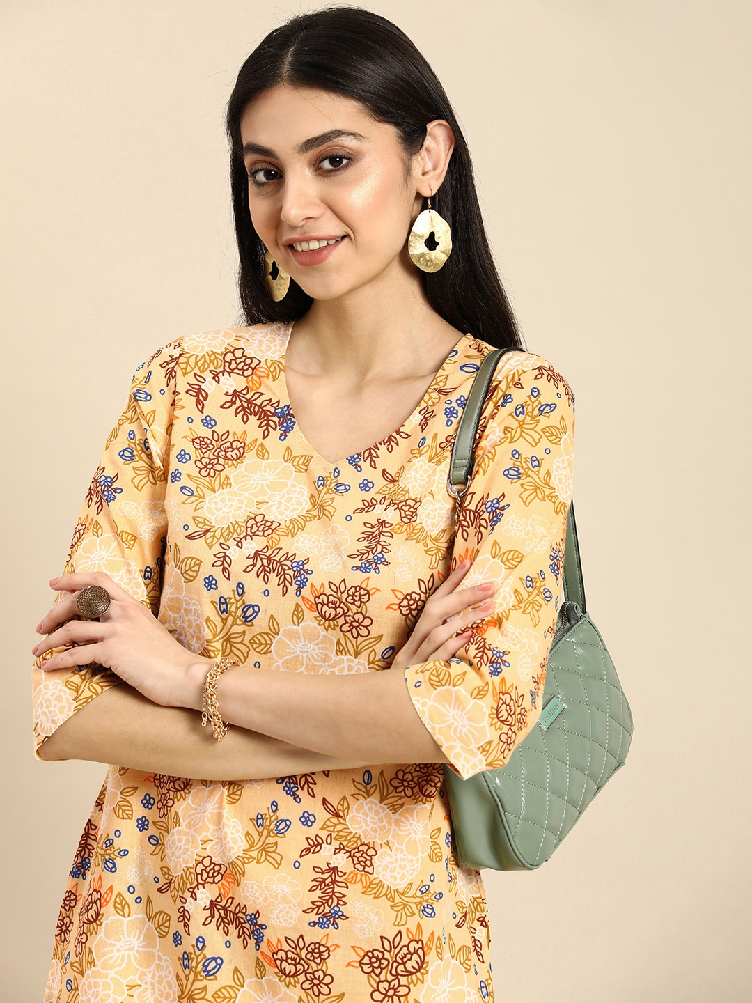 

Anouk Women Pure Cotton Floral Printed Kurta, Yellow