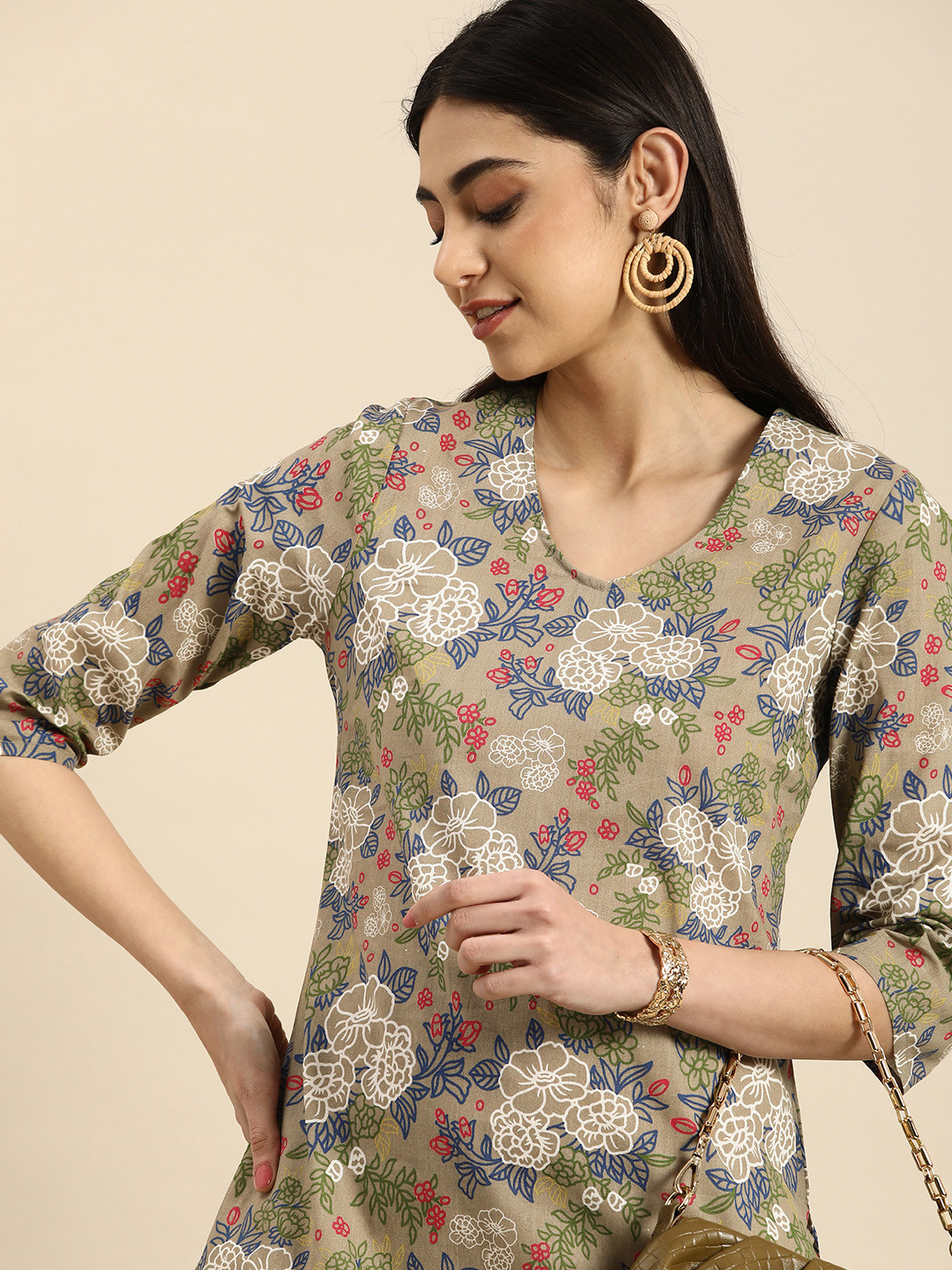 

Anouk V-Neck Floral Printed Pure Cotton Kurta, Olive