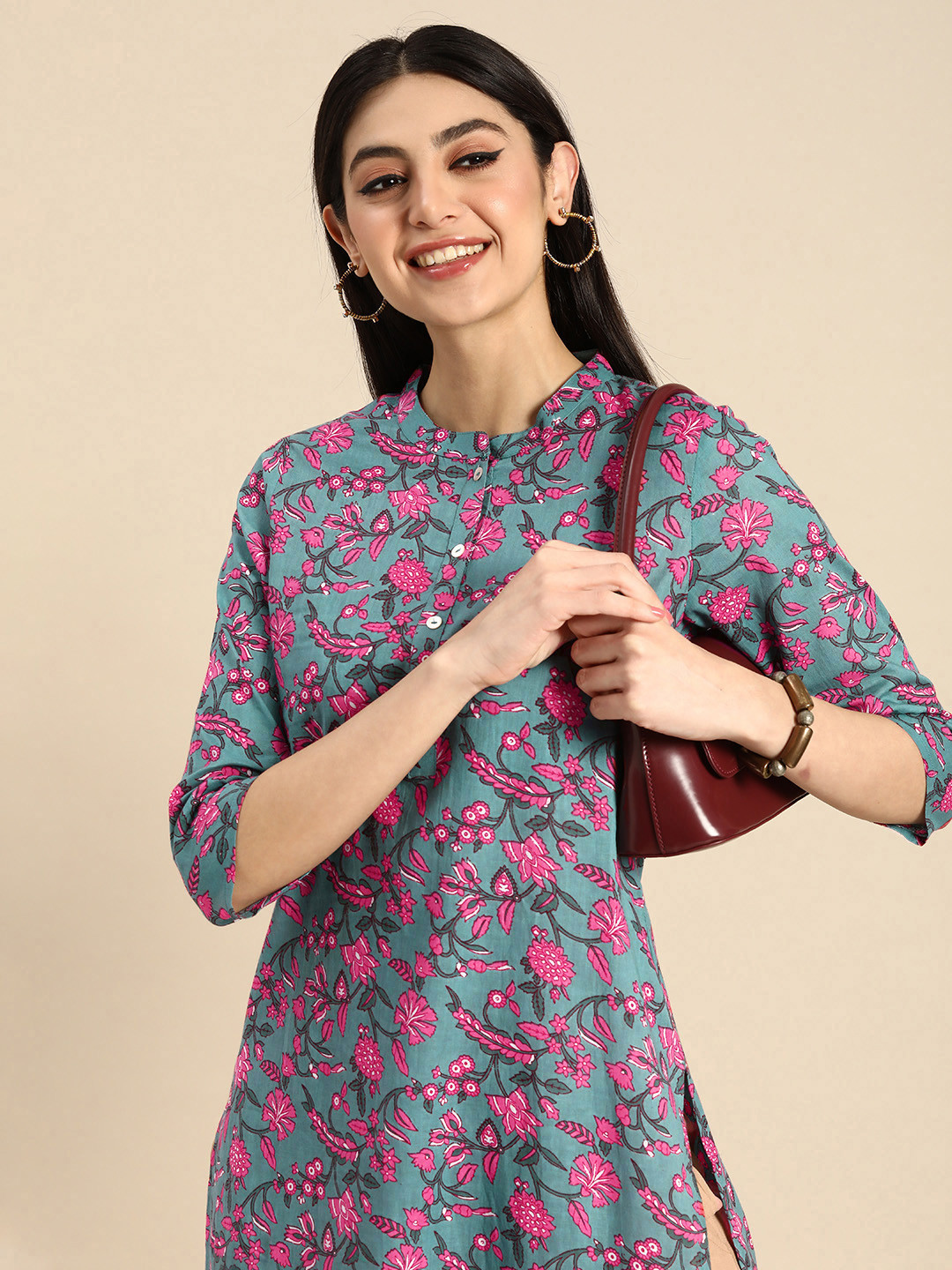 

Anouk Women Pure Cotton Floral Printed Straight Kurta, Teal