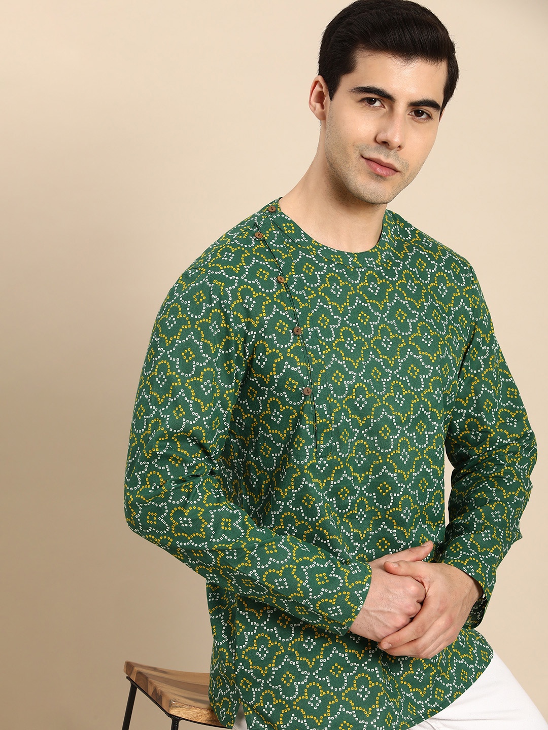 

Anouk Men Pure Cotton Bandhani Printed Angrakha Kurta, Green