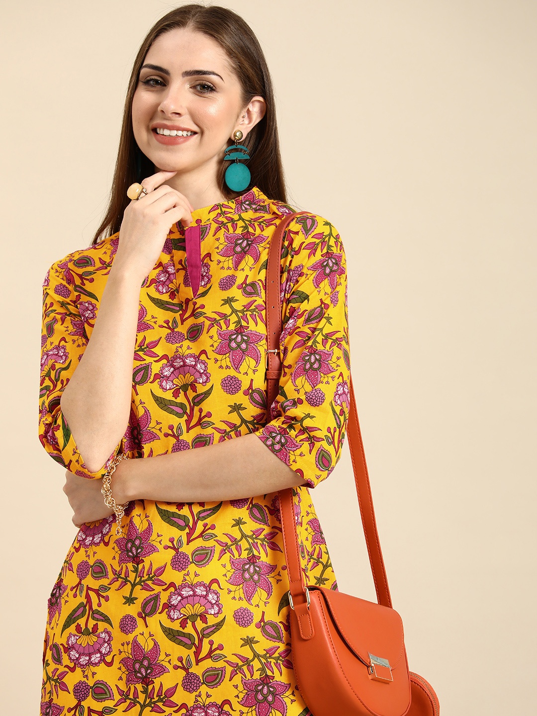 

Anouk Women Pure Cotton Floral Printed Straight Kurta, Yellow
