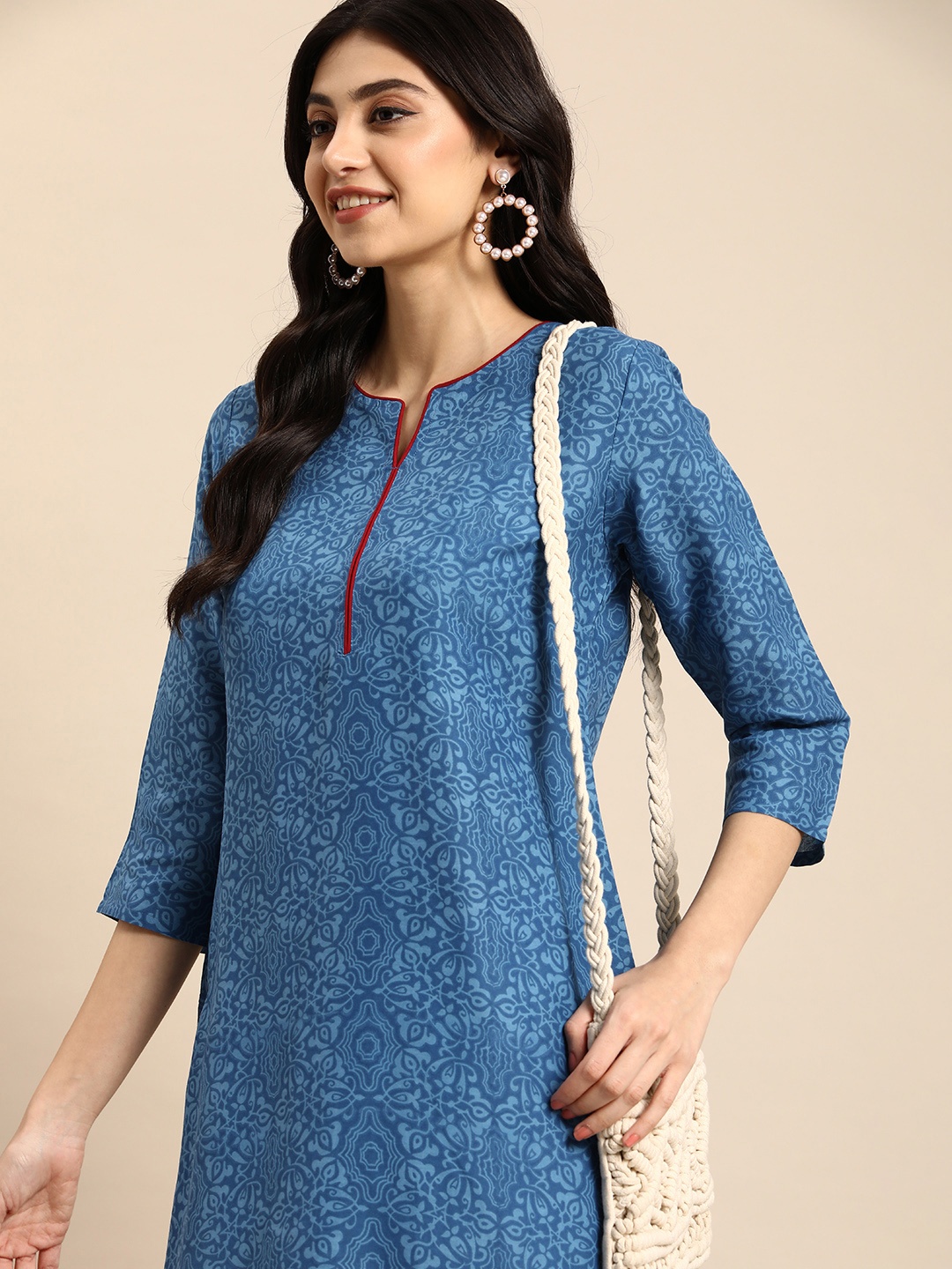 

Anouk Women Ethnic Motifs Printed Indigo Straight Kurta, Blue