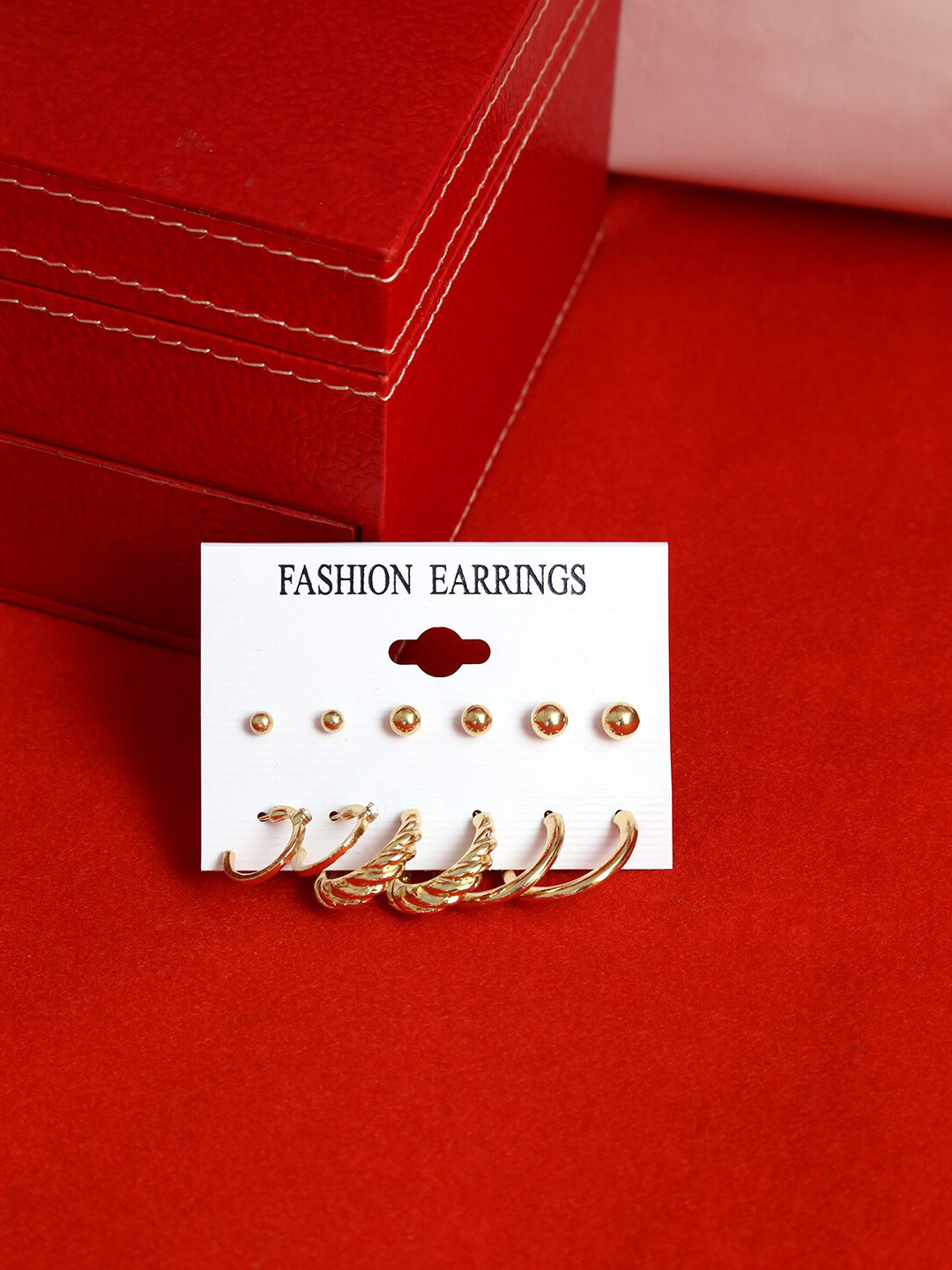 

The Pari Contemporary Studs Earrings, Gold