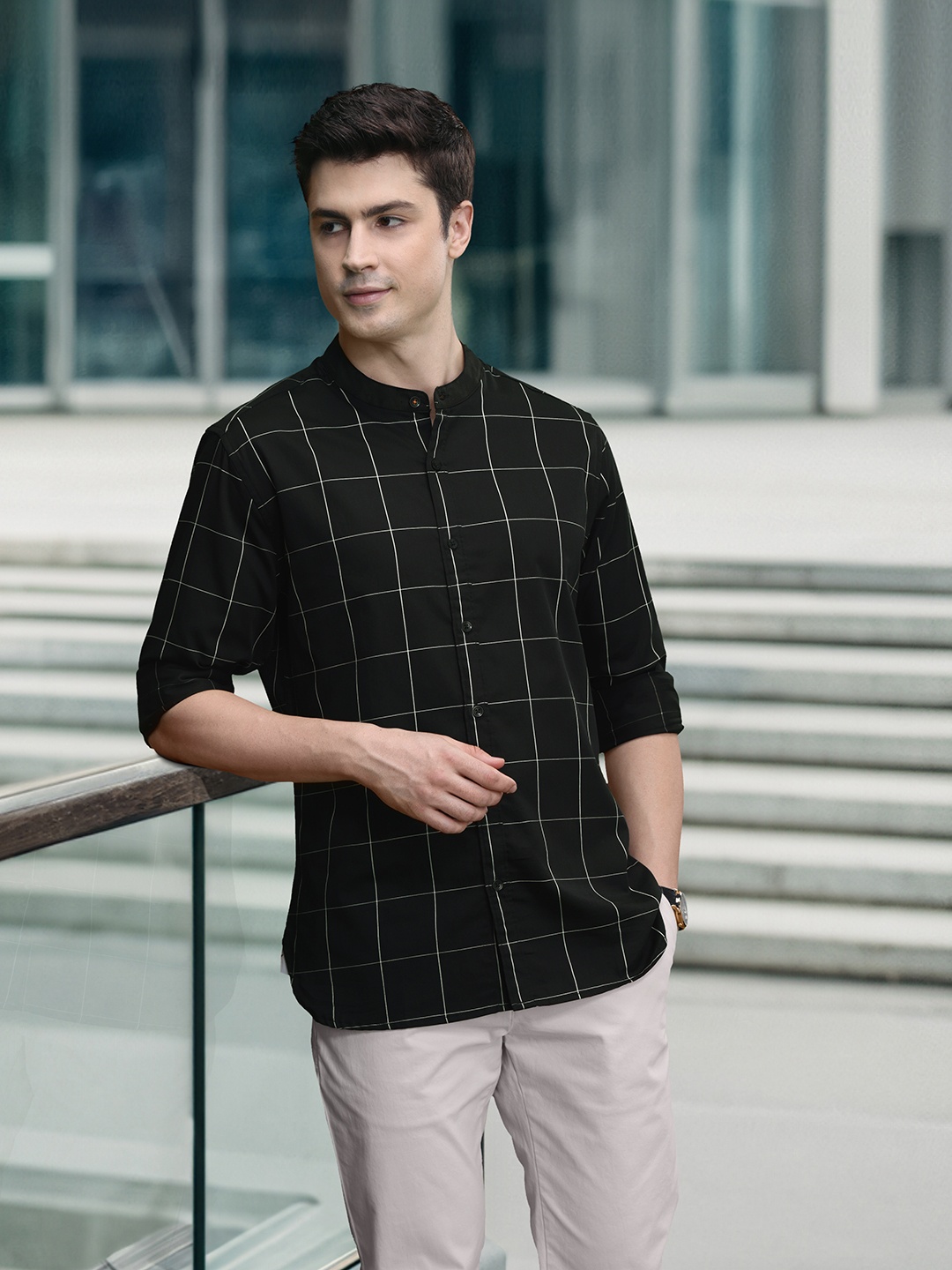 

INVICTUS Men Sport Slim Fit Windowpane Checks Sustainable Casual Shirt, Black
