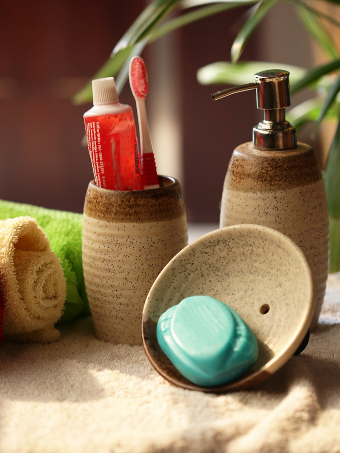 

ExclusiveLane Cream-Coloured Brown 3 Pieces Solid Ceramic Bathroom Accessories Set