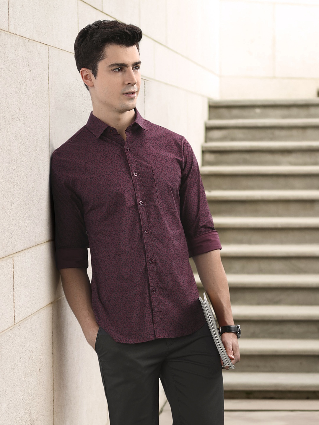 

INVICTUS Men Sport Slim Fit Floral Printed Pure Cotton Casual Shirt, Maroon