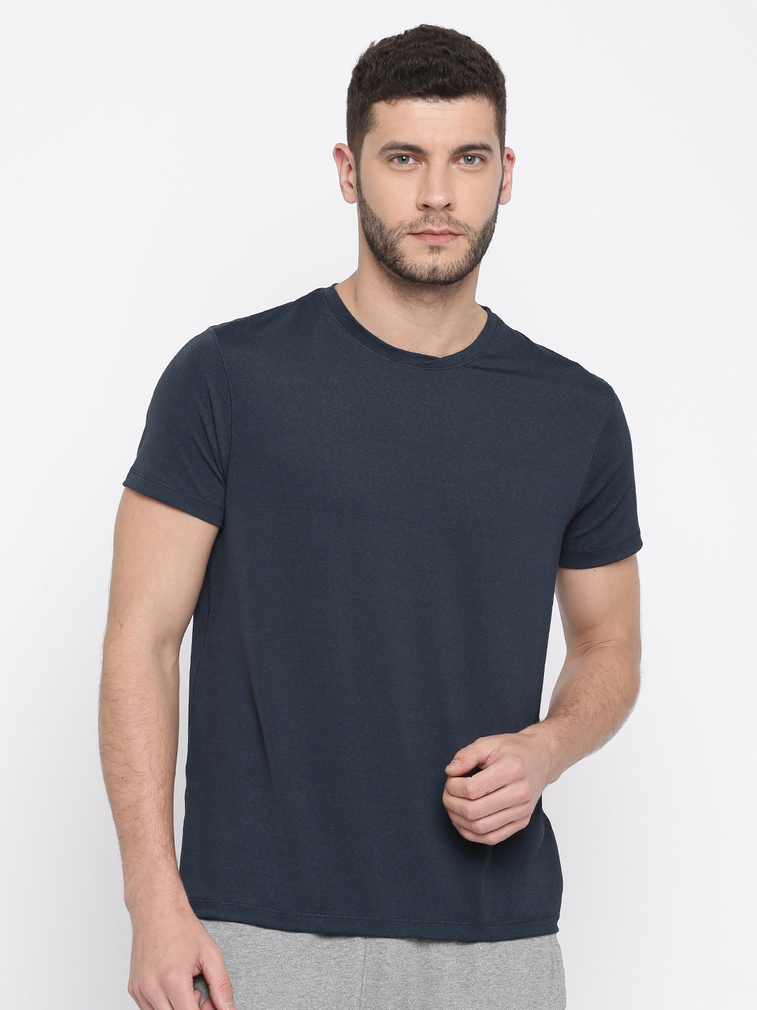 

Aventura Outfitters Men Navy Solid Round Neck Dri-Feel Sports T-shirt, Navy blue