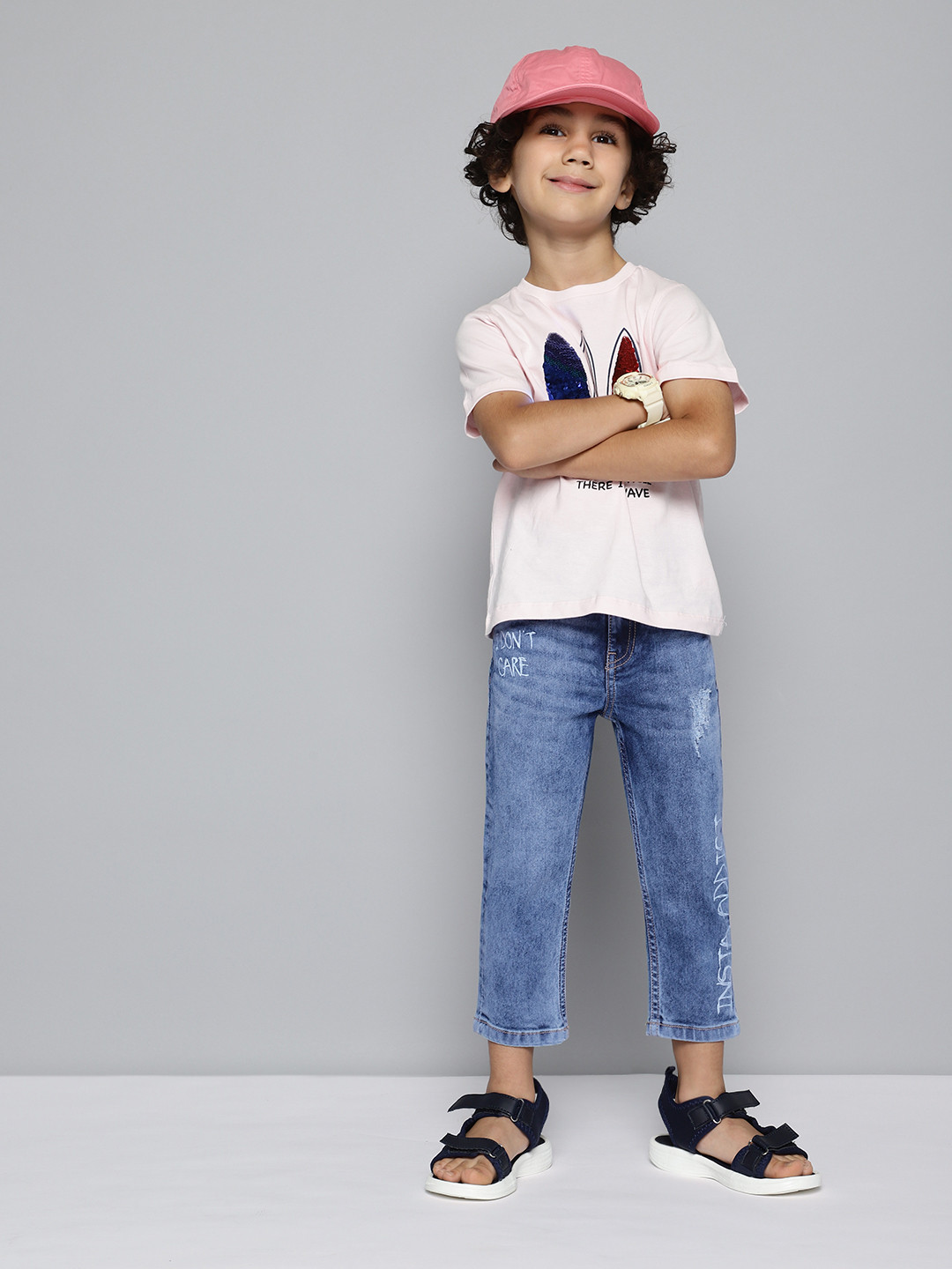 

HERE&NOW Boys Typography Printed Mid-Rise Mildly Distressed Heavy Fade Stretchable Jeans, Blue