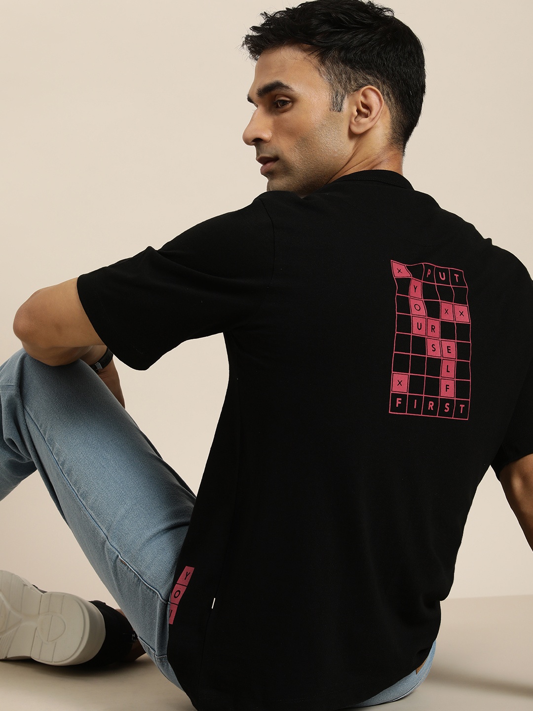 

INVICTUS Men Relaxed Fit Graphic Printed Round Neck Casual T-shirt, Black
