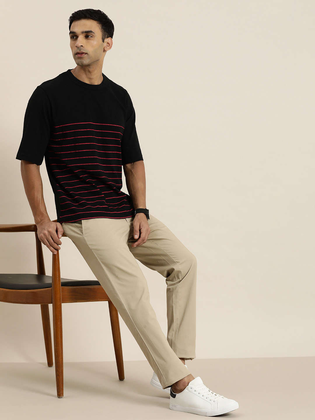 

INVICTUS Men Round Neck Striped T-shirt, Black