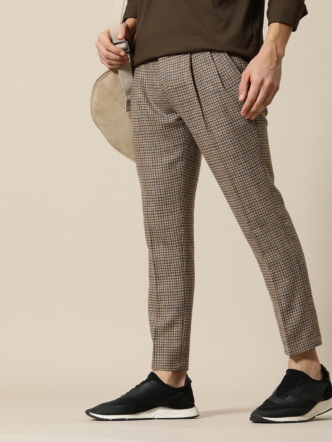 

Mr Bowerbird Men Checked Tailored Pleated Trousers, Grey