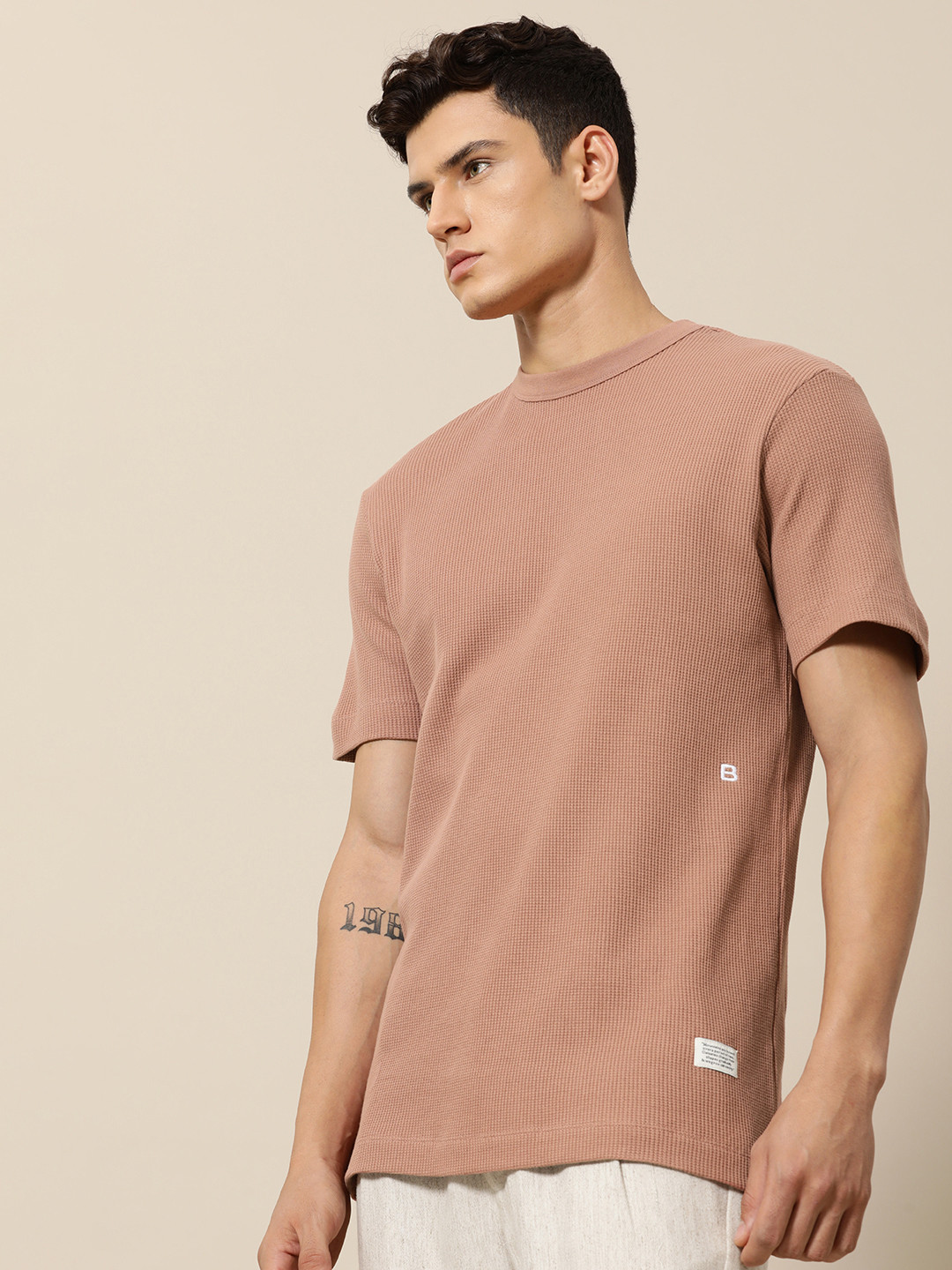 

Mr Bowerbird Men Pure Cotton Liberal Fit Self Design T-shirt, Rose