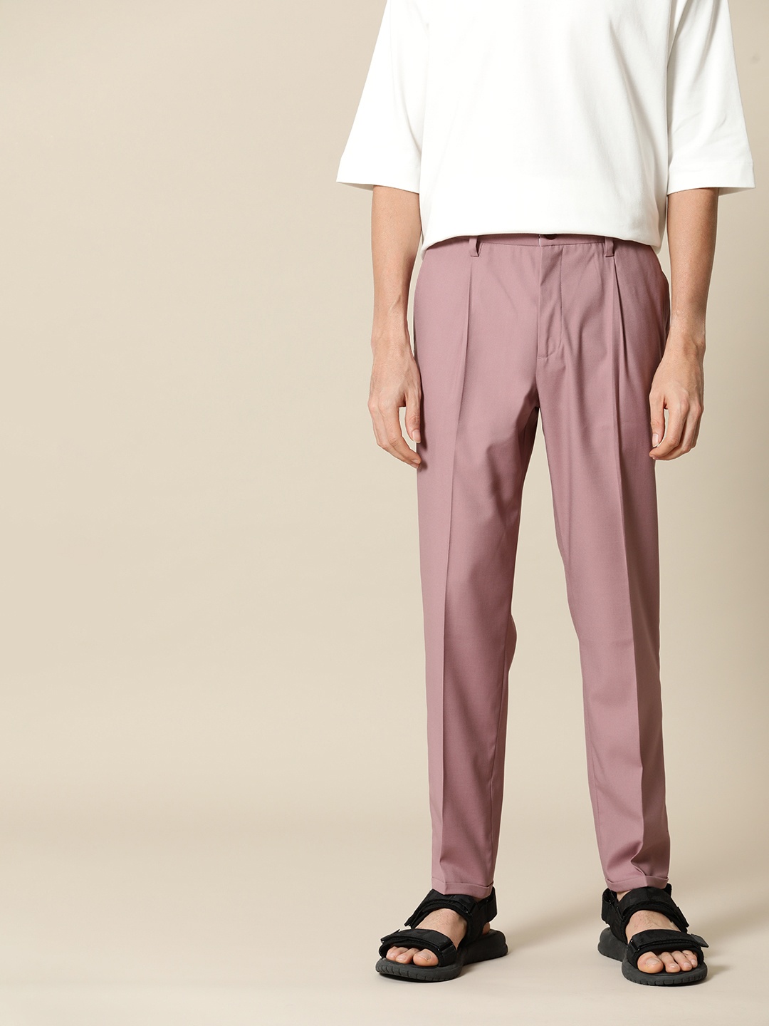 

Mr Bowerbird Men Solid Mid-Rise Vintage Pleated Trousers, Mauve