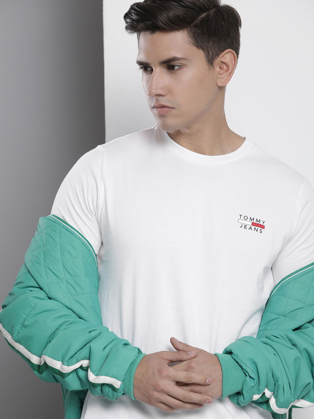 

Tommy Hilfiger Men Brand Logo Detail Pure Cotton T-shirt, White