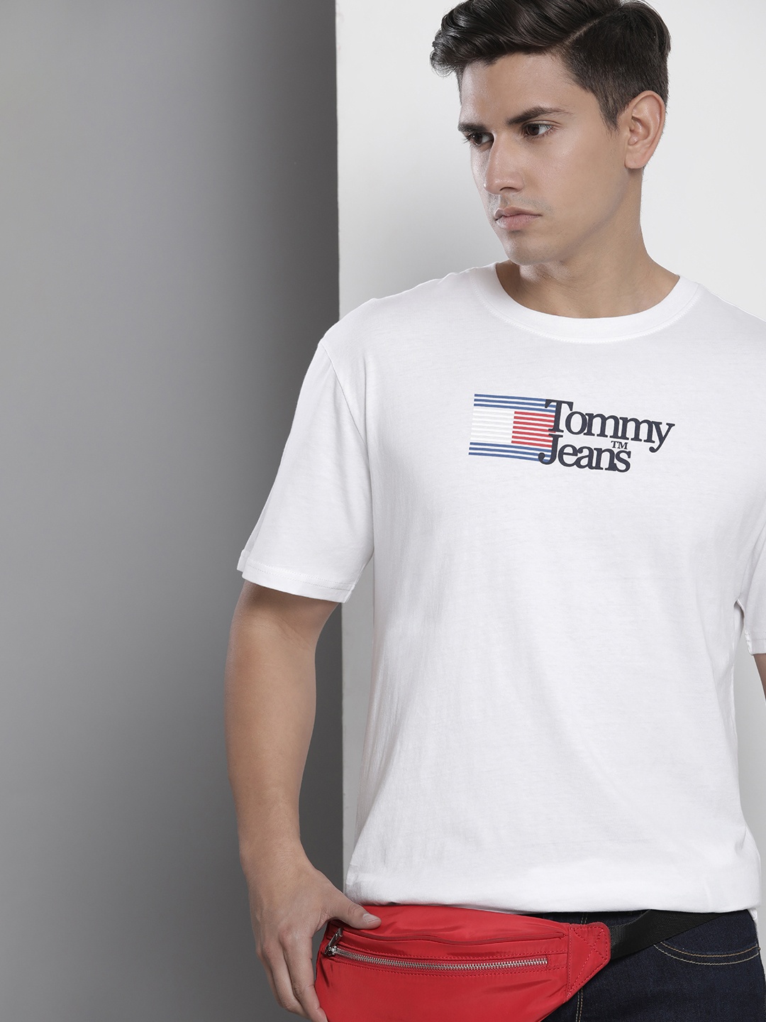 

Tommy Hilfiger Men Pure Cotton Brand Logo Printed Pure T-shirt, White