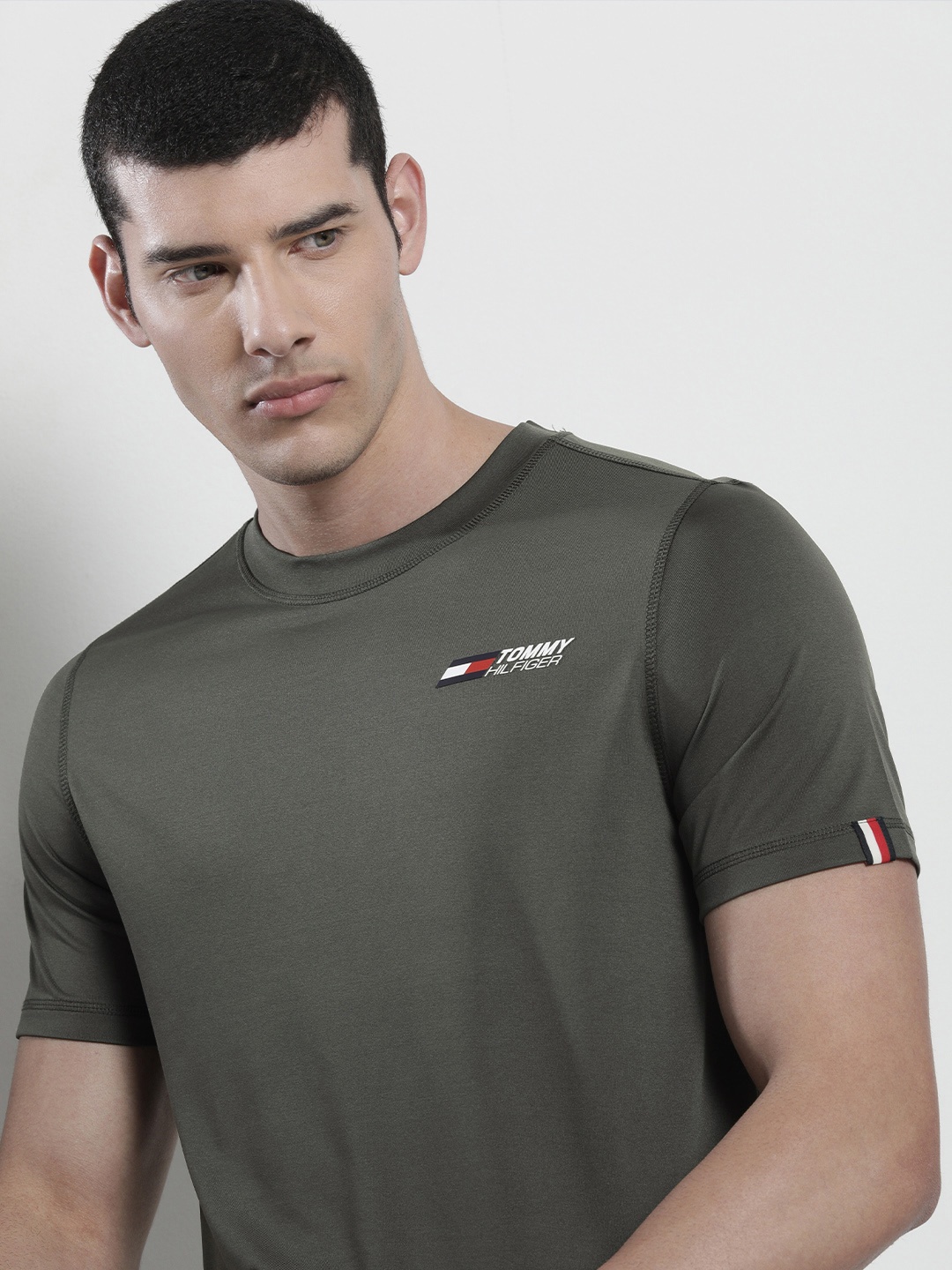 

Tommy Hilfiger Men Moisture Wicking Applique Slim Fit T-shirt, Olive