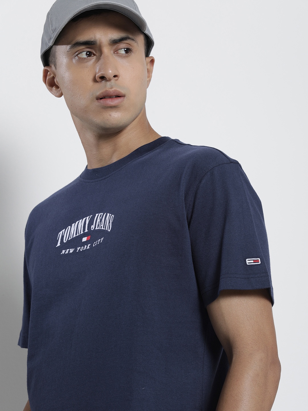 

Tommy Hilfiger Men Brand Logo Pure Cotton T-shirt, Navy blue