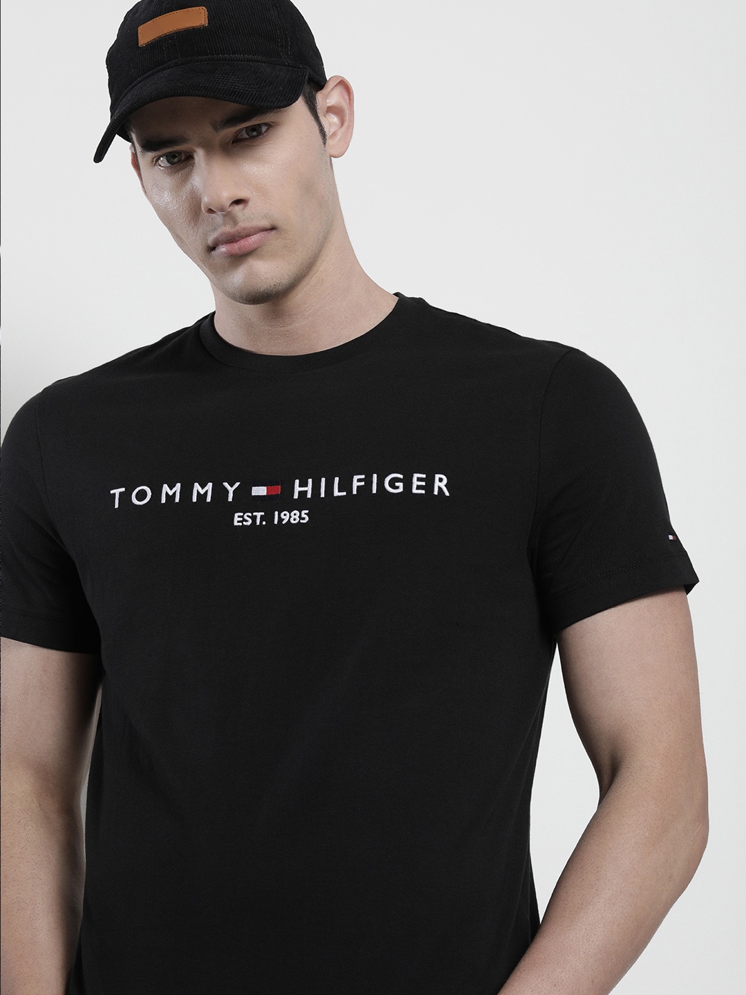 

Tommy Hilfiger Men Brand Logo Printed Pure Cotton T-shirt, Black