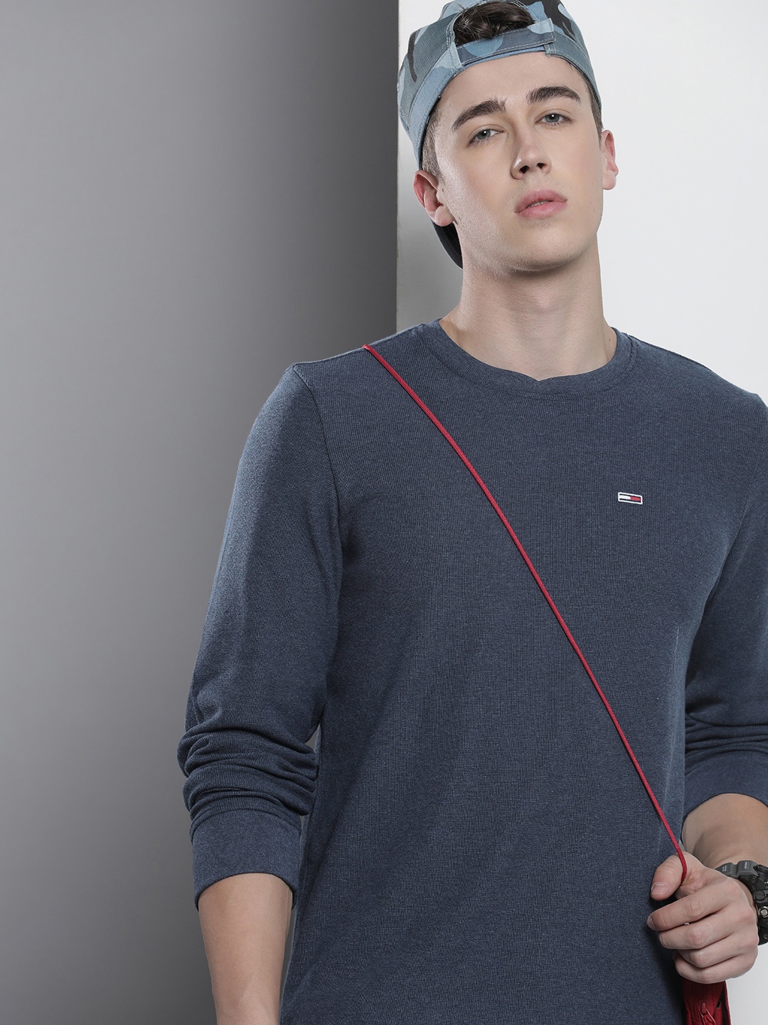 

Tommy Hilfiger Solid Round Neck Indigo Knitted T-shirt, Navy blue