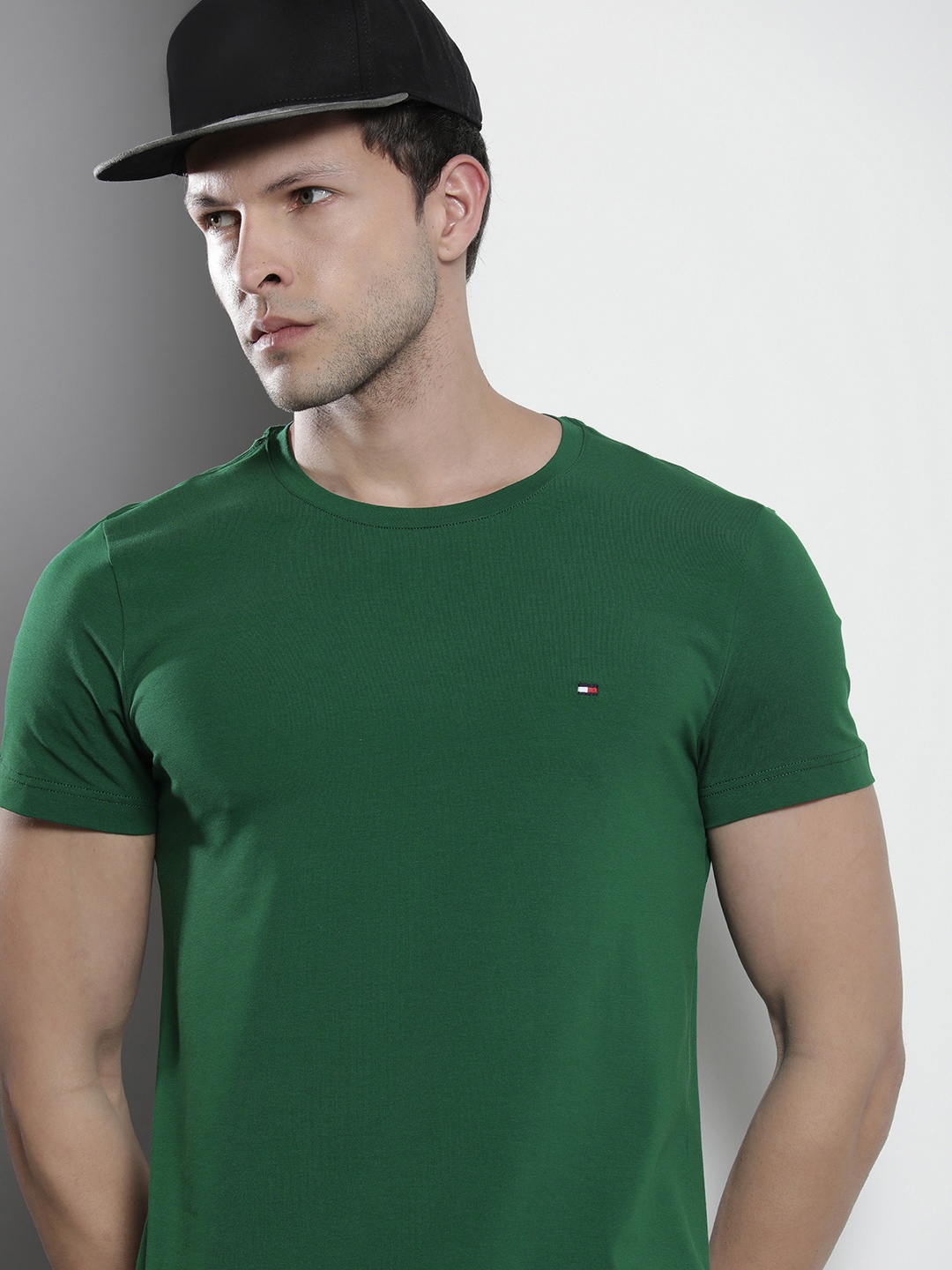 

Tommy Hilfiger Men Round Neck Slim Fit T-shirt, Green