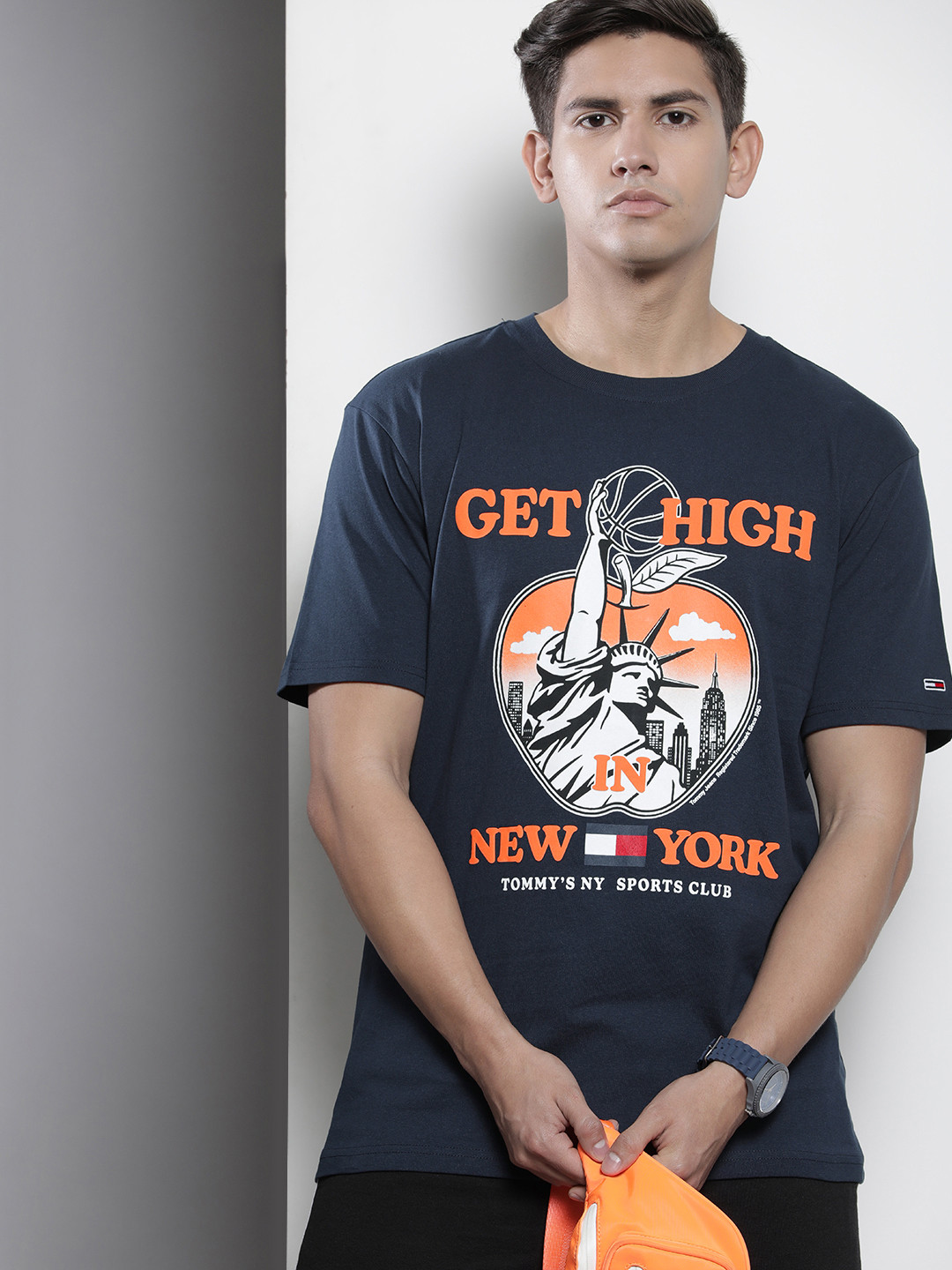 

Tommy Hilfiger Men Pure Cotton Graphic Printed T-shirt, Navy blue