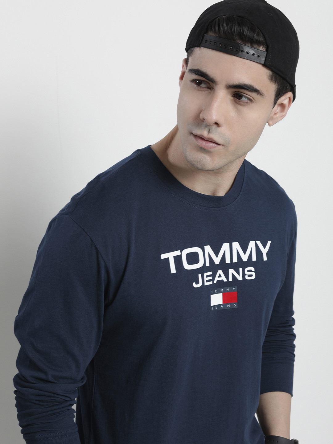 

Tommy Hilfiger Men Brand Logo Printed Pure Cotton T-shirt, Navy blue