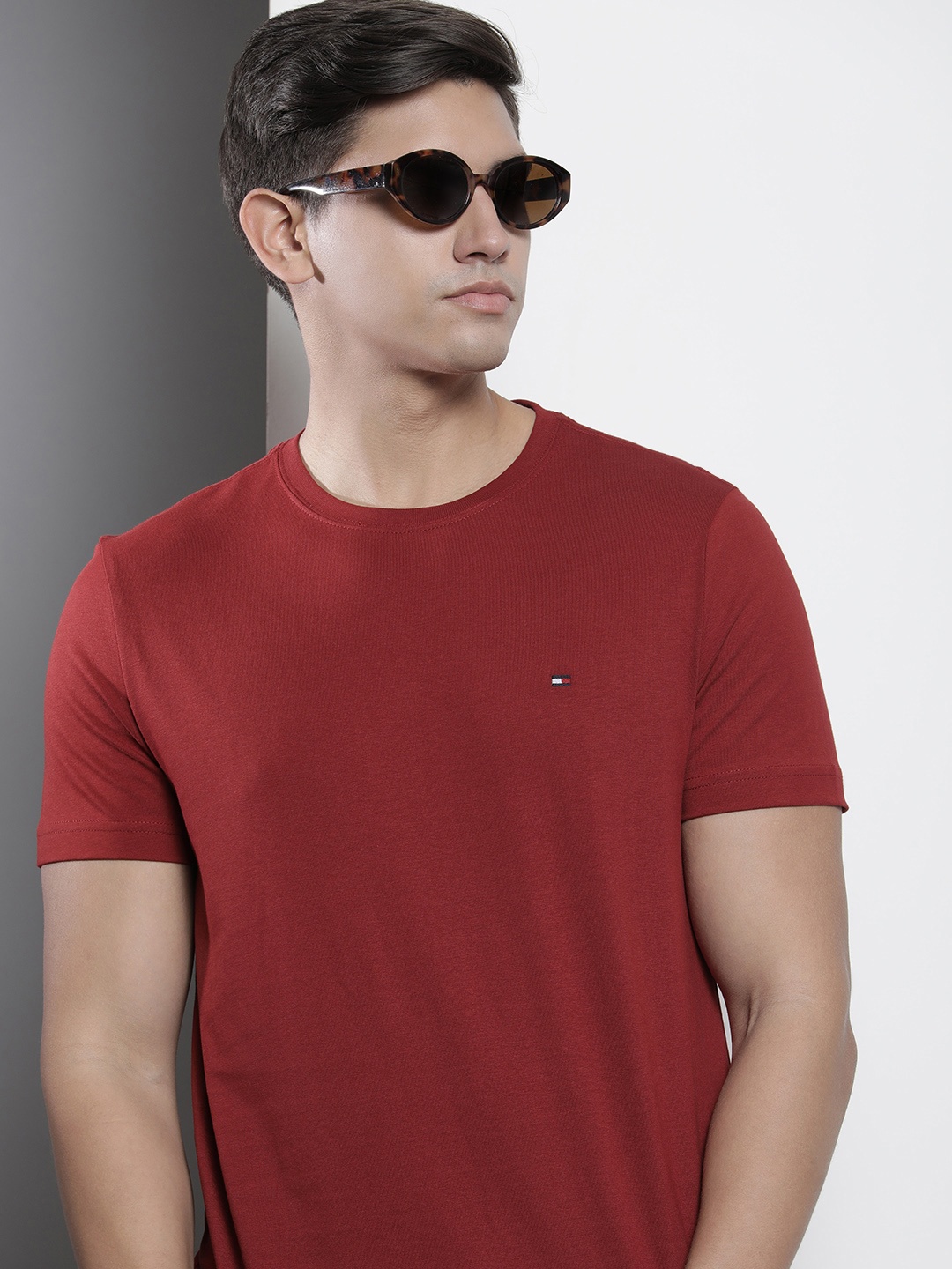 

Tommy Hilfiger Men Pure Cotton Slim Fit T-shirt, Red