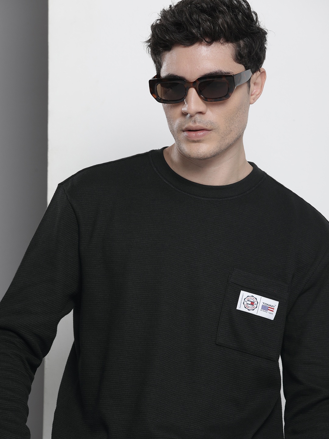 

Tommy Hilfiger Self-Design Ribbed & Applique Detail Sustainable T-shirt With Chest Pocket, Black