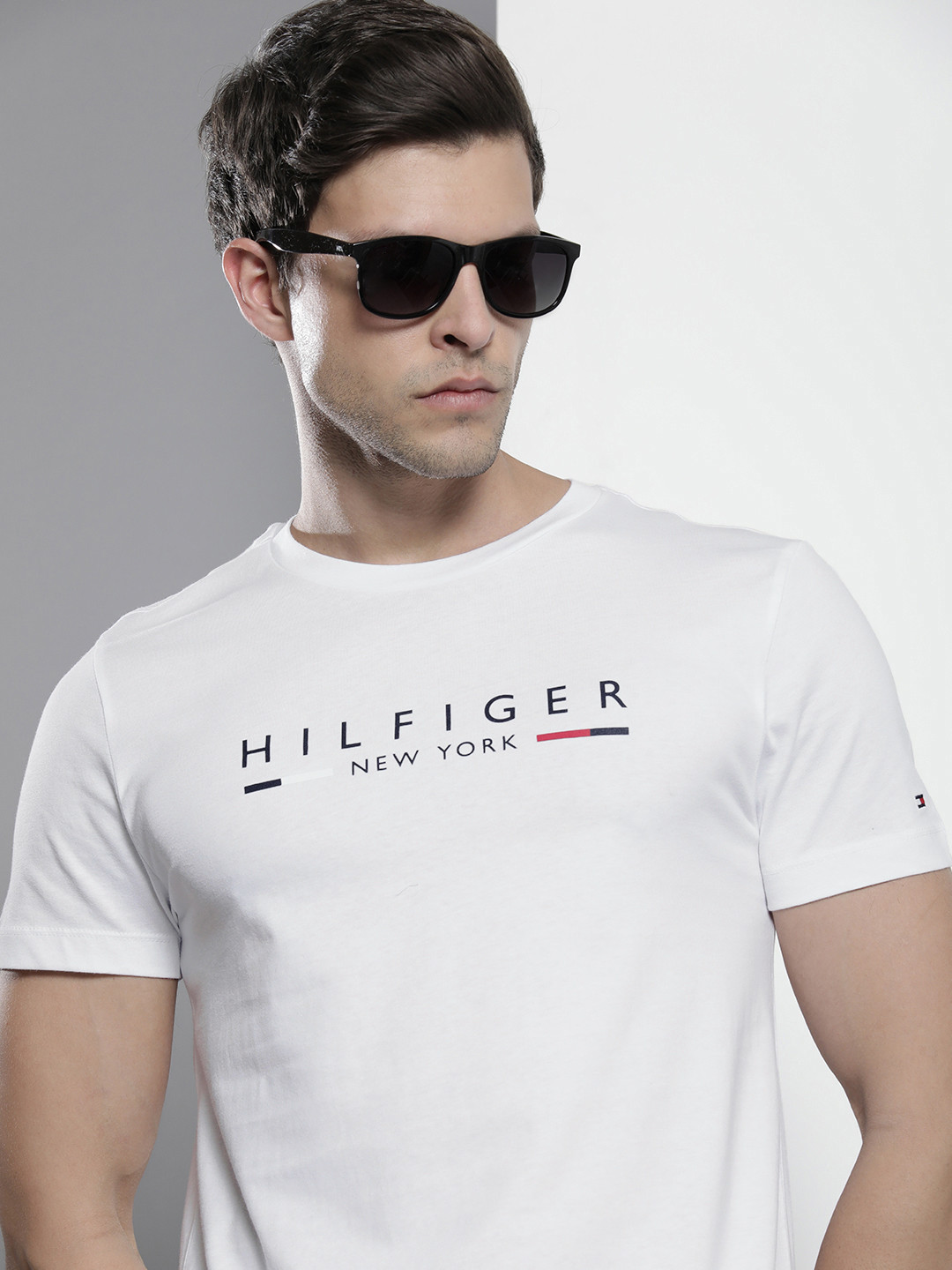 

Tommy Hilfiger Men Brand Logo Printed Sustainable Pure Cotton Slim Fit T-shirt, White