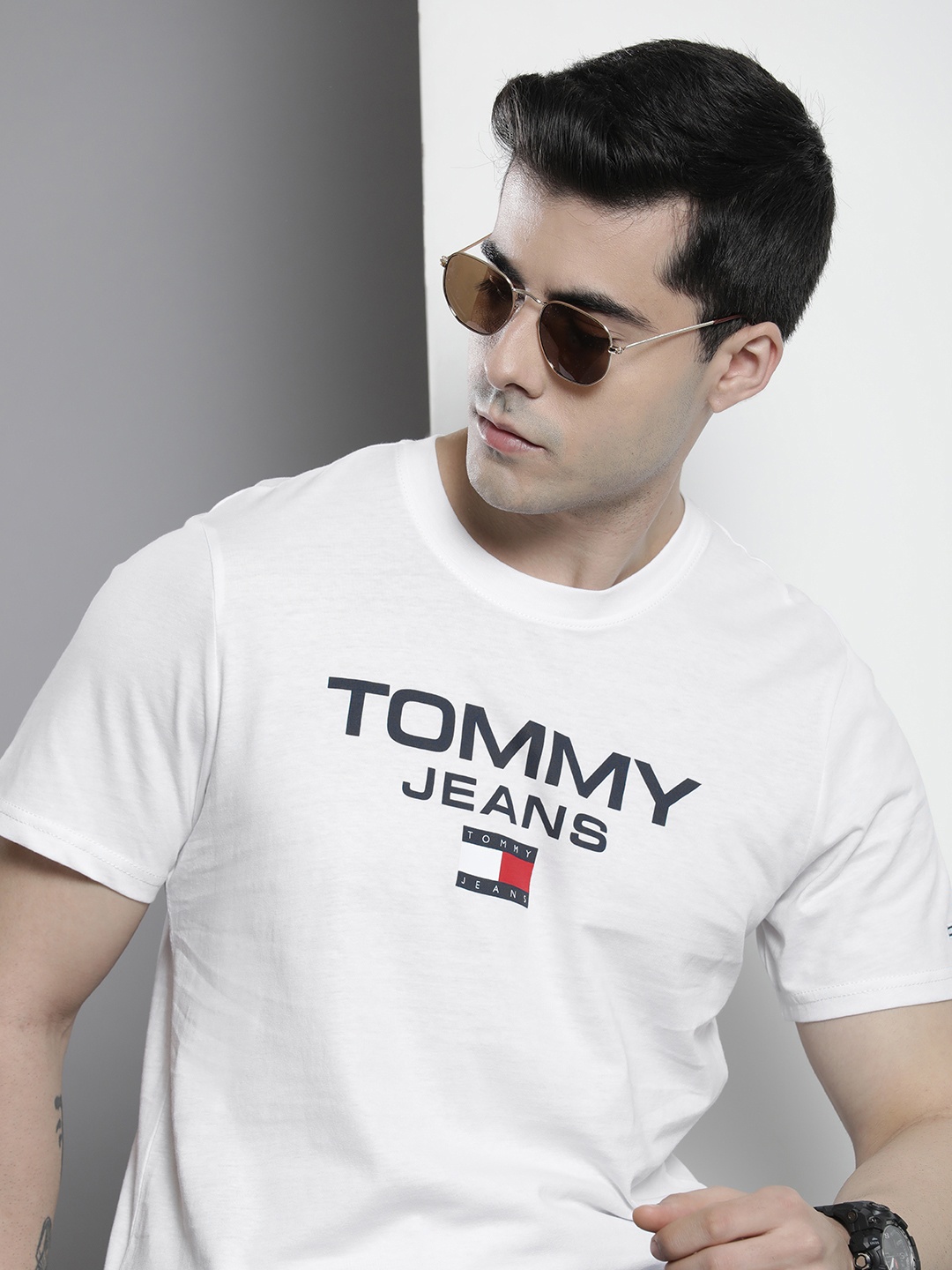 

Tommy Hilfiger Men Pure Cotton Brand Logo Printed T-shirt, White