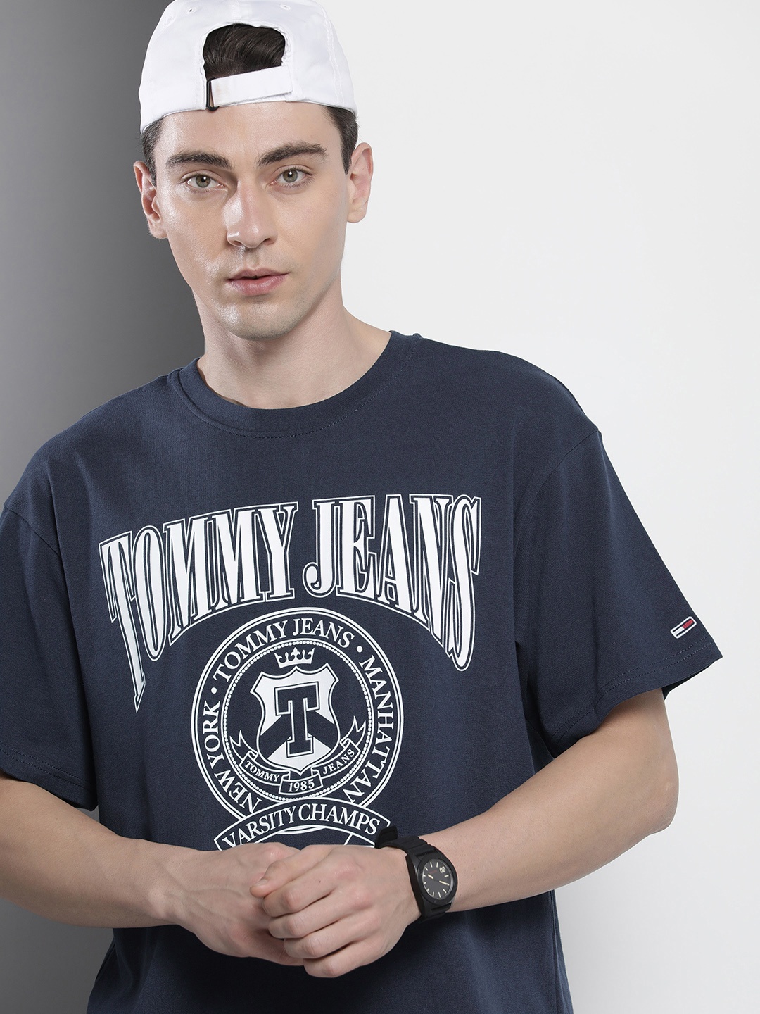 

Tommy Hilfiger Men Brand Logo Printed Pure Cotton Relaxed T-shirt, Navy blue