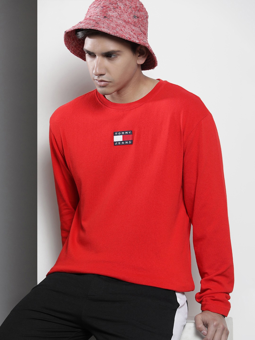 

Tommy Hilfiger Men Sustainable Pure Cotton Applique T-shirt, Red