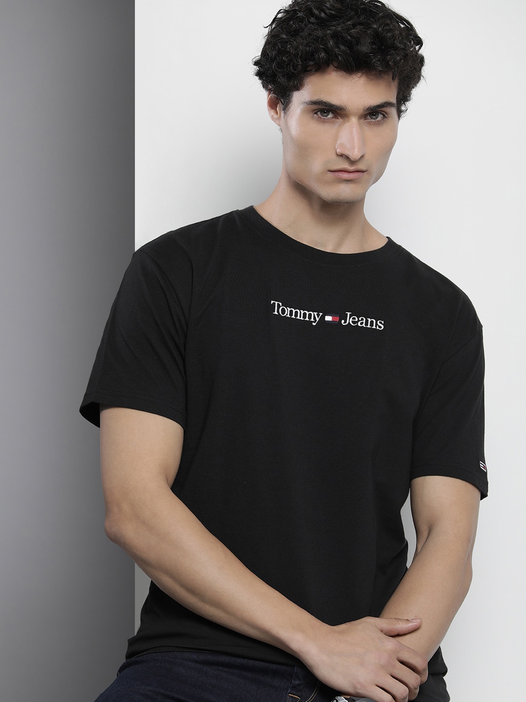 

Tommy Hilfiger Men Brand Logo Embroidered Pure Cotton T-shirt, Black