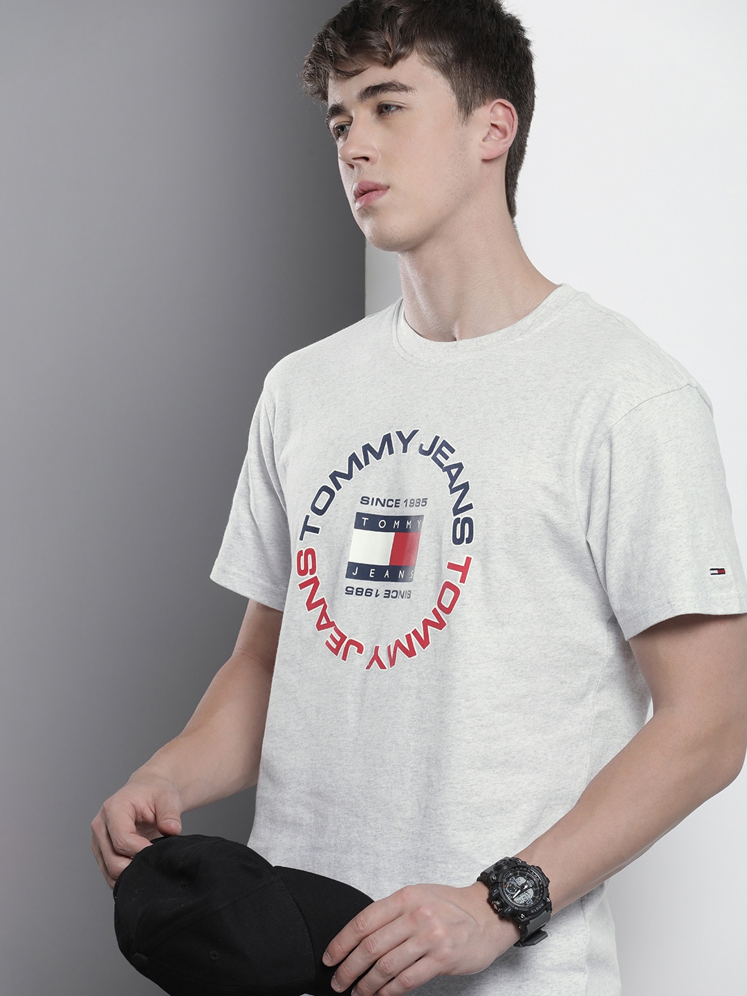 

Tommy Hilfiger Brand Logo Print Drop-Shoulder Sleeves Relaxed Fit Organic Cotton T-shirt, Grey melange