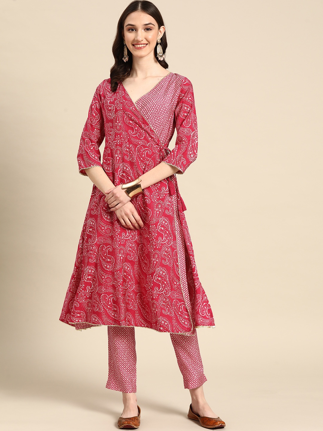 

Sangria Women Fuchsia Ethnic Motifs Printed Angrakha Gotta Patti Kurta with Trousers