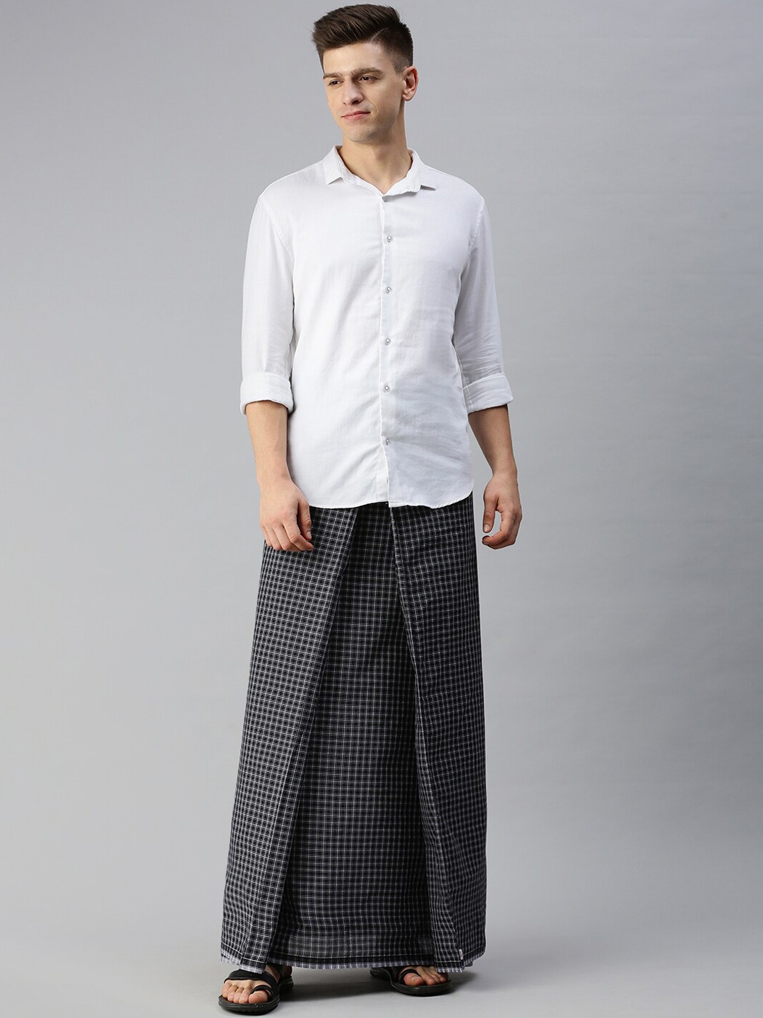 

Ulama Men Checked Pure Cotton Lungi, Black