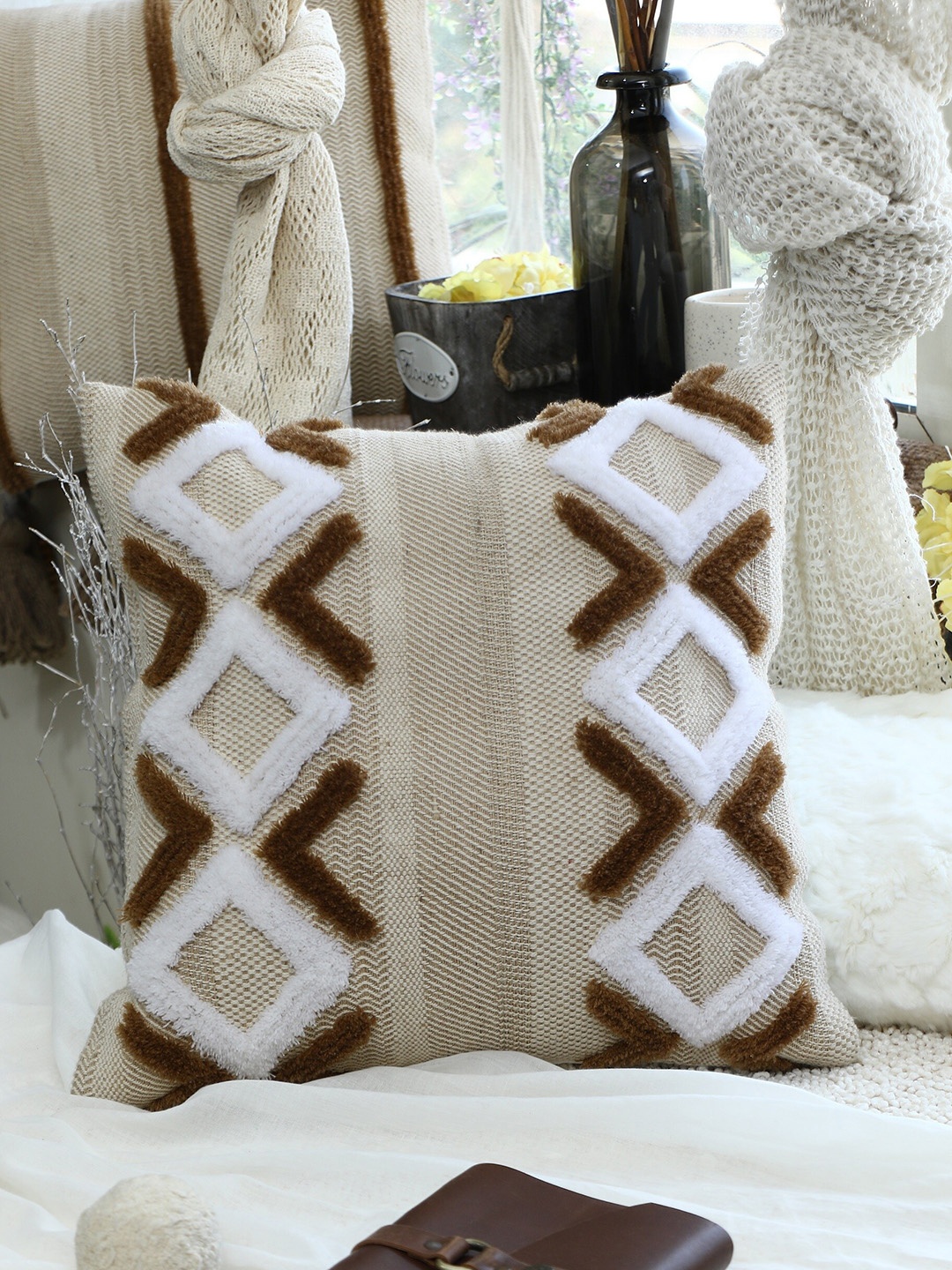 

HERE&NOW Beige & Brown Geometric Cotton Square Cushion Cover