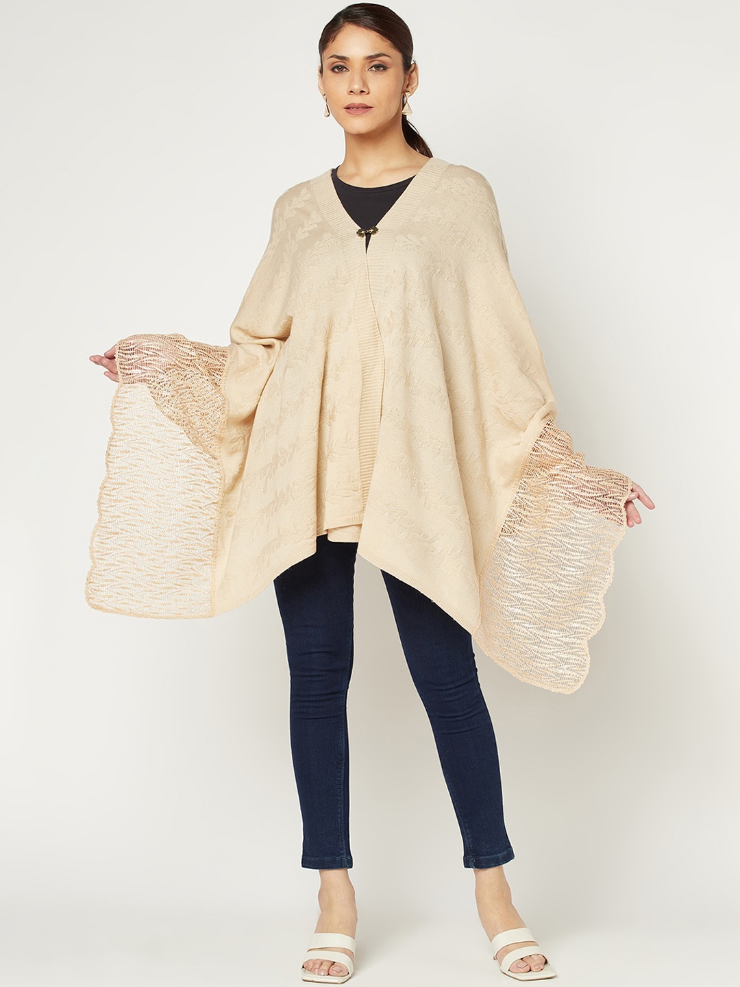 

Knitstudio Women Knitted Shawl, Beige