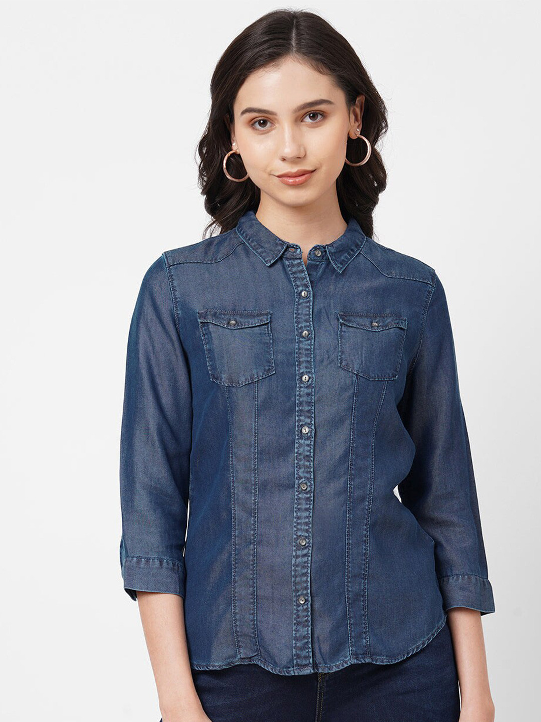 

Kraus Jeans Women Blue Faded Faded Casual Shirt