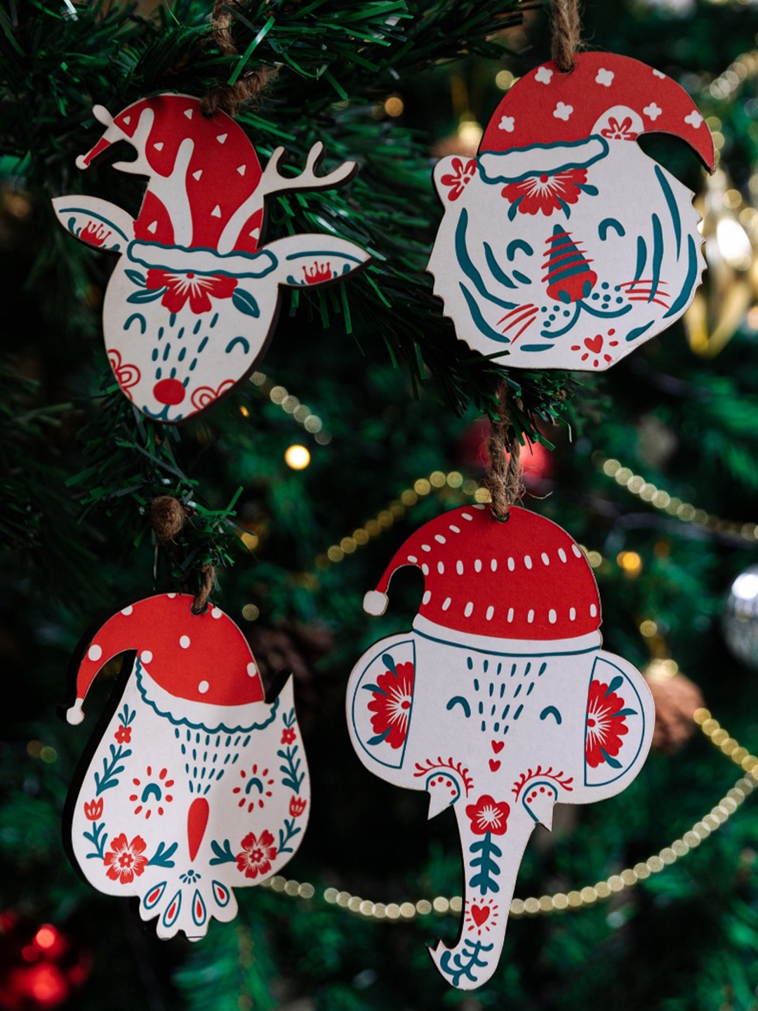 

Chumbak Red Pack Of 4 Christmas Charms Gift Set