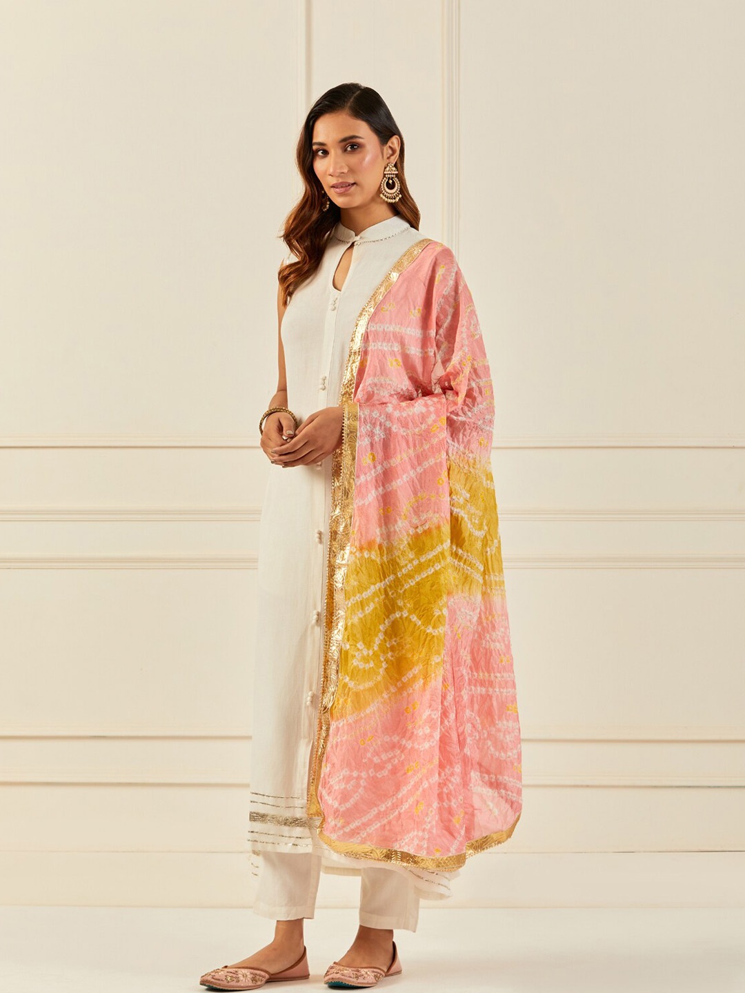 

Geroo Jaipur- Hand Dyed Bandhani Dupatta, Pink