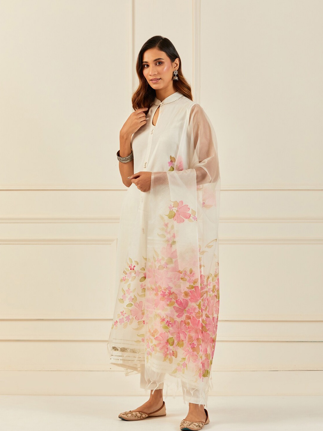 

Geroo Jaipur Floral Handpainted Organza Dupatta With Tassels, Off white