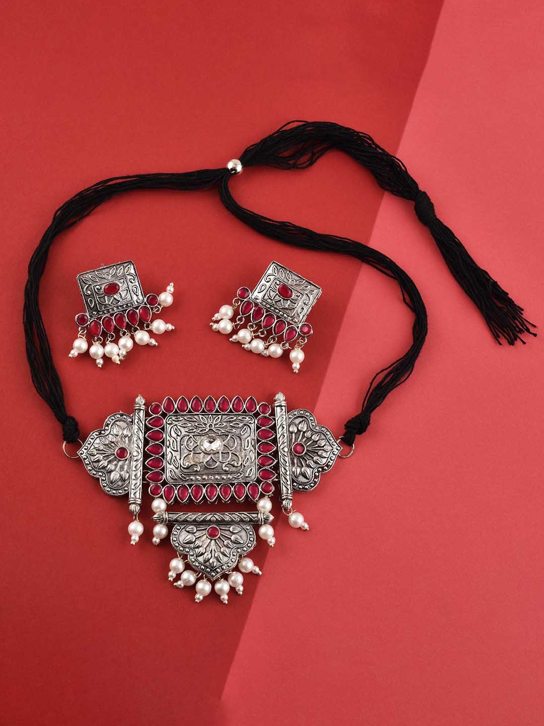 

The Pari Oxidised Silver-Plated Stone Studded & Beaded Jewellery Set